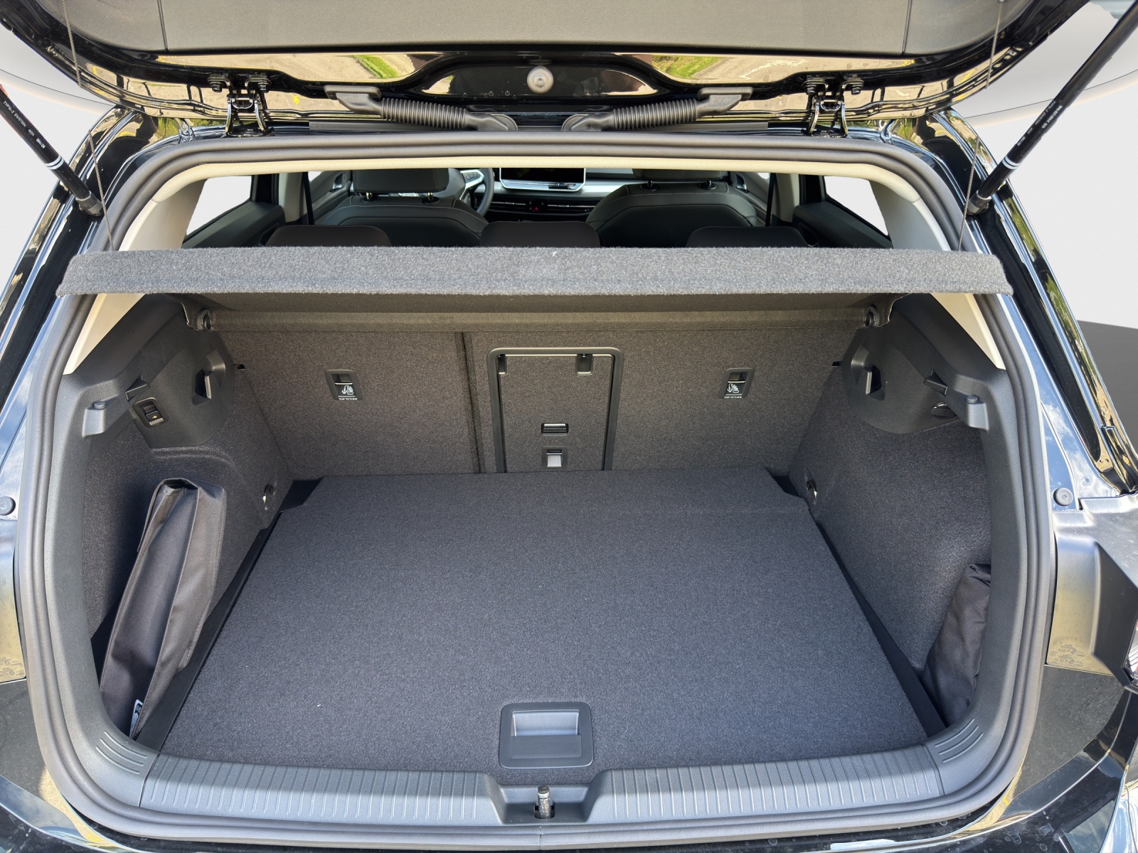 VW Golf 1.5 e TSI mHEV Style DSG-image-12