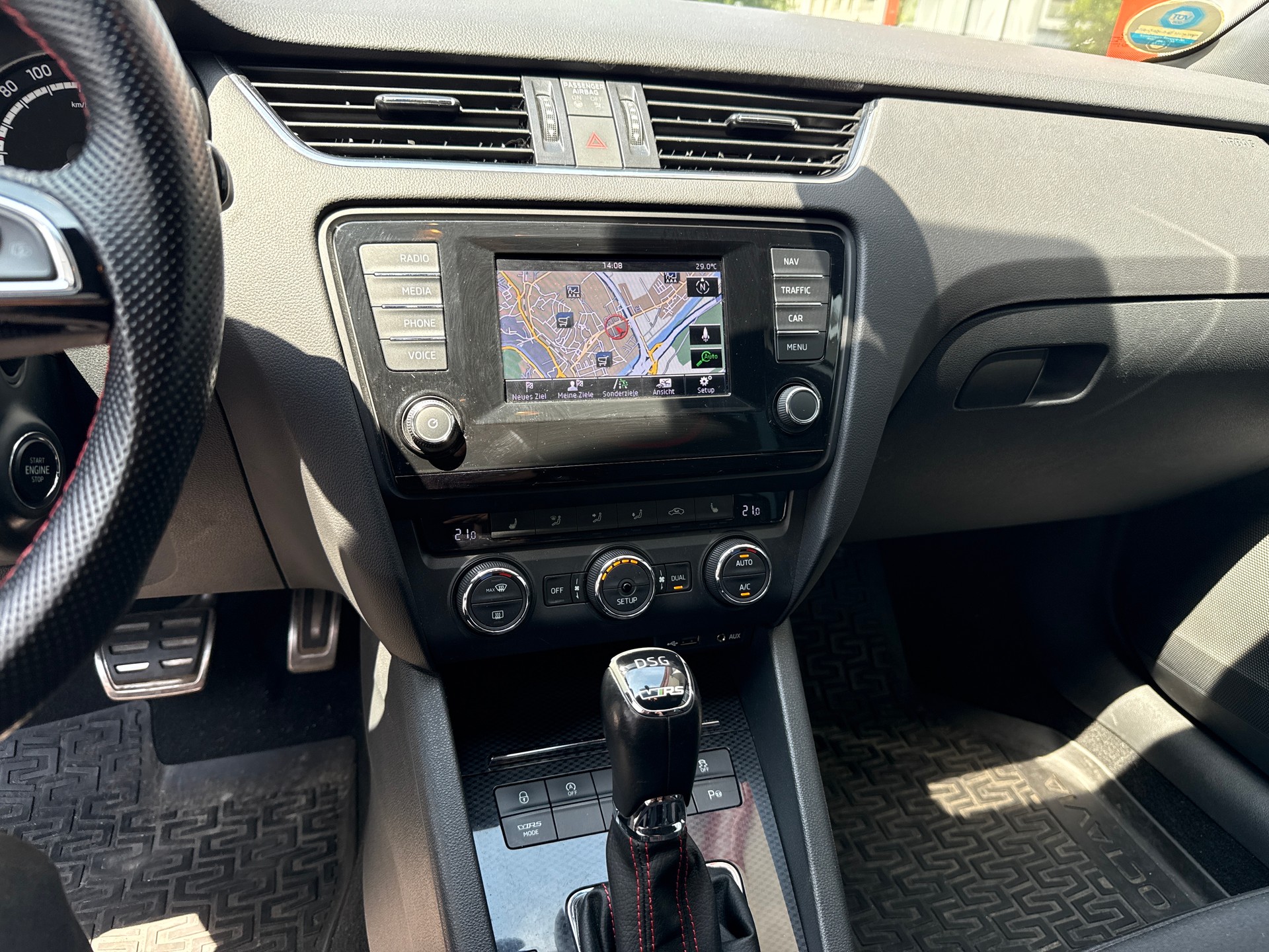SKODA Octavia Combi 2.0 TSI RS DSG-image-7