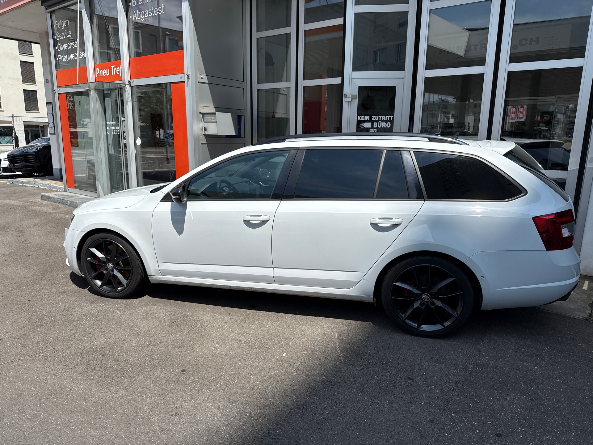 SKODA Octavia Combi 2.0 TSI RS DSG-image-1