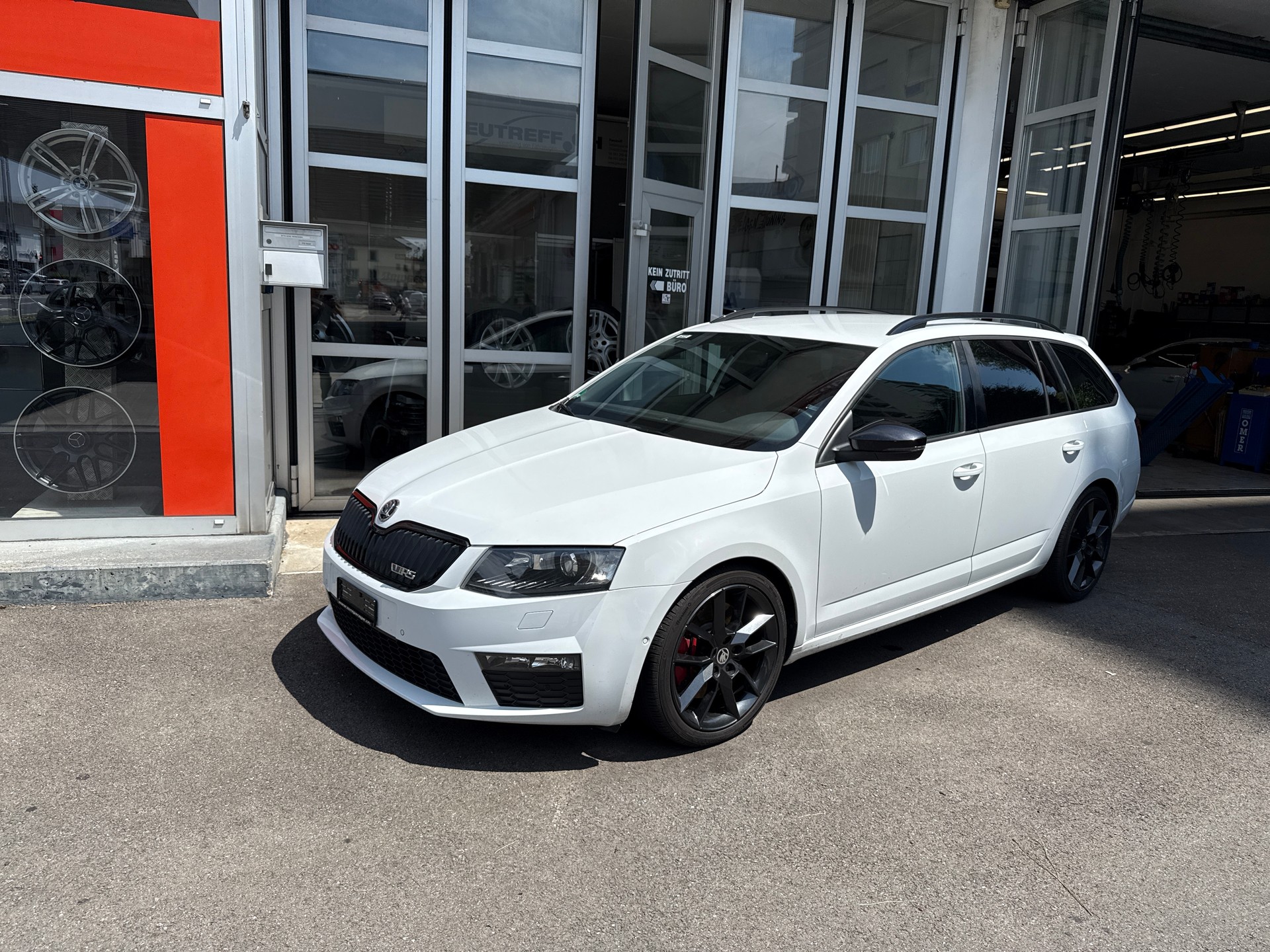 SKODA Octavia Combi 2.0 TSI RS DSG-image-0