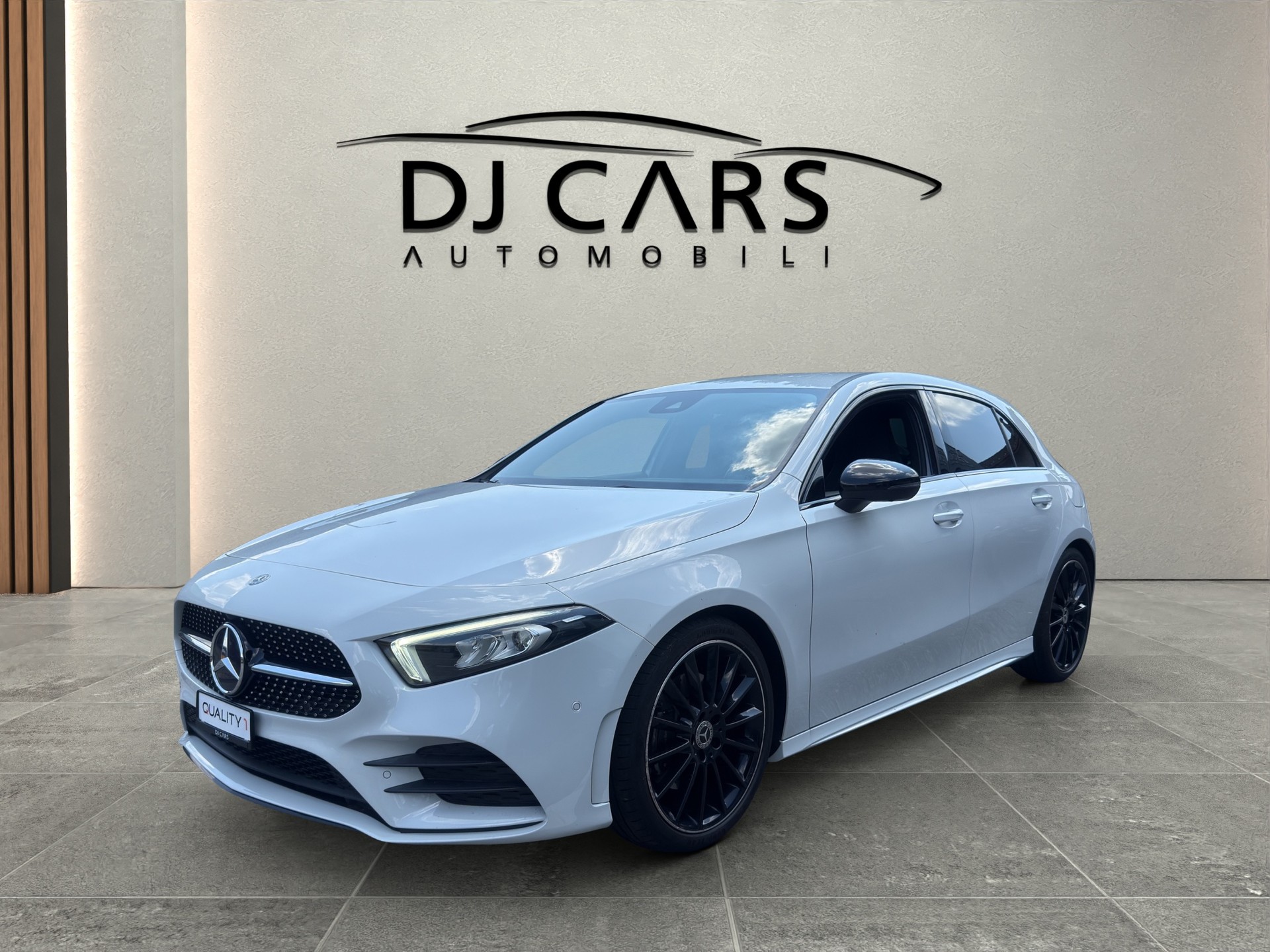MERCEDES-BENZ A 220 AMG Line 7G-DCT 4Matic