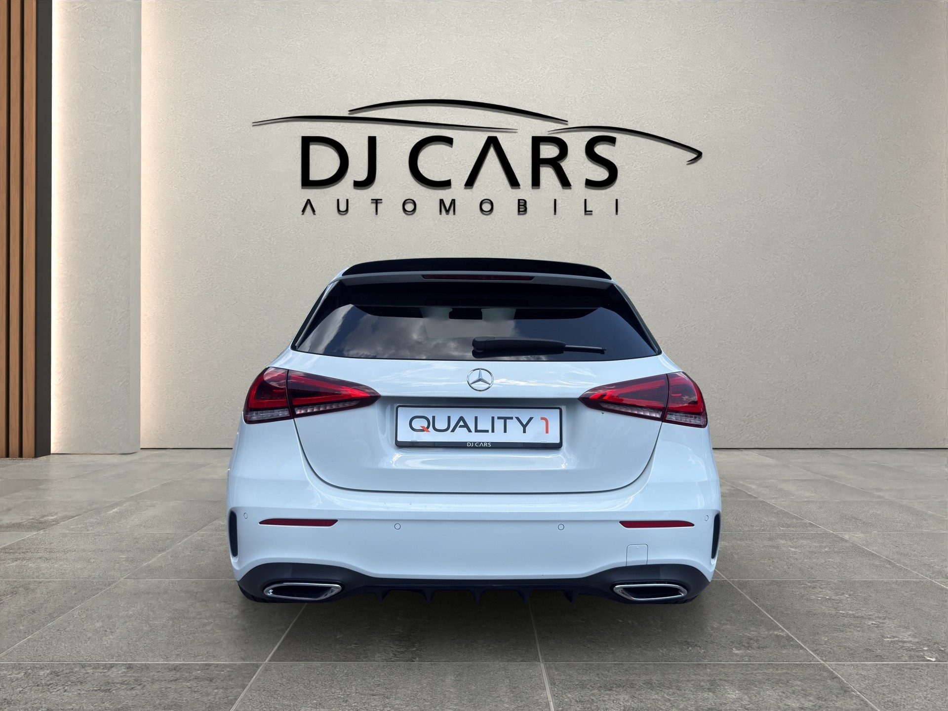 MERCEDES-BENZ A 220 AMG Line 7G-DCT 4Matic-image-5