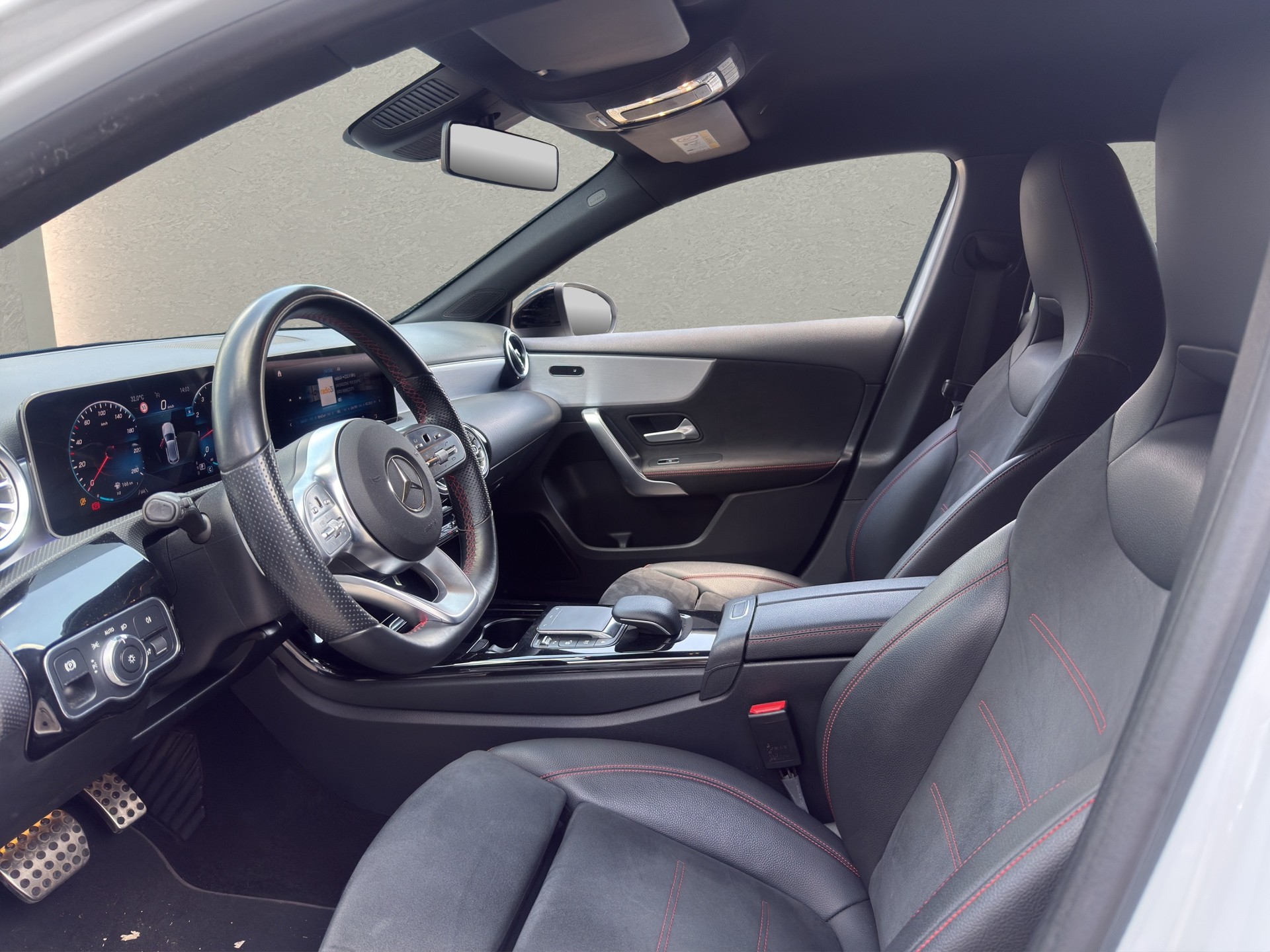 MERCEDES-BENZ A 220 AMG Line 7G-DCT 4Matic-image-7