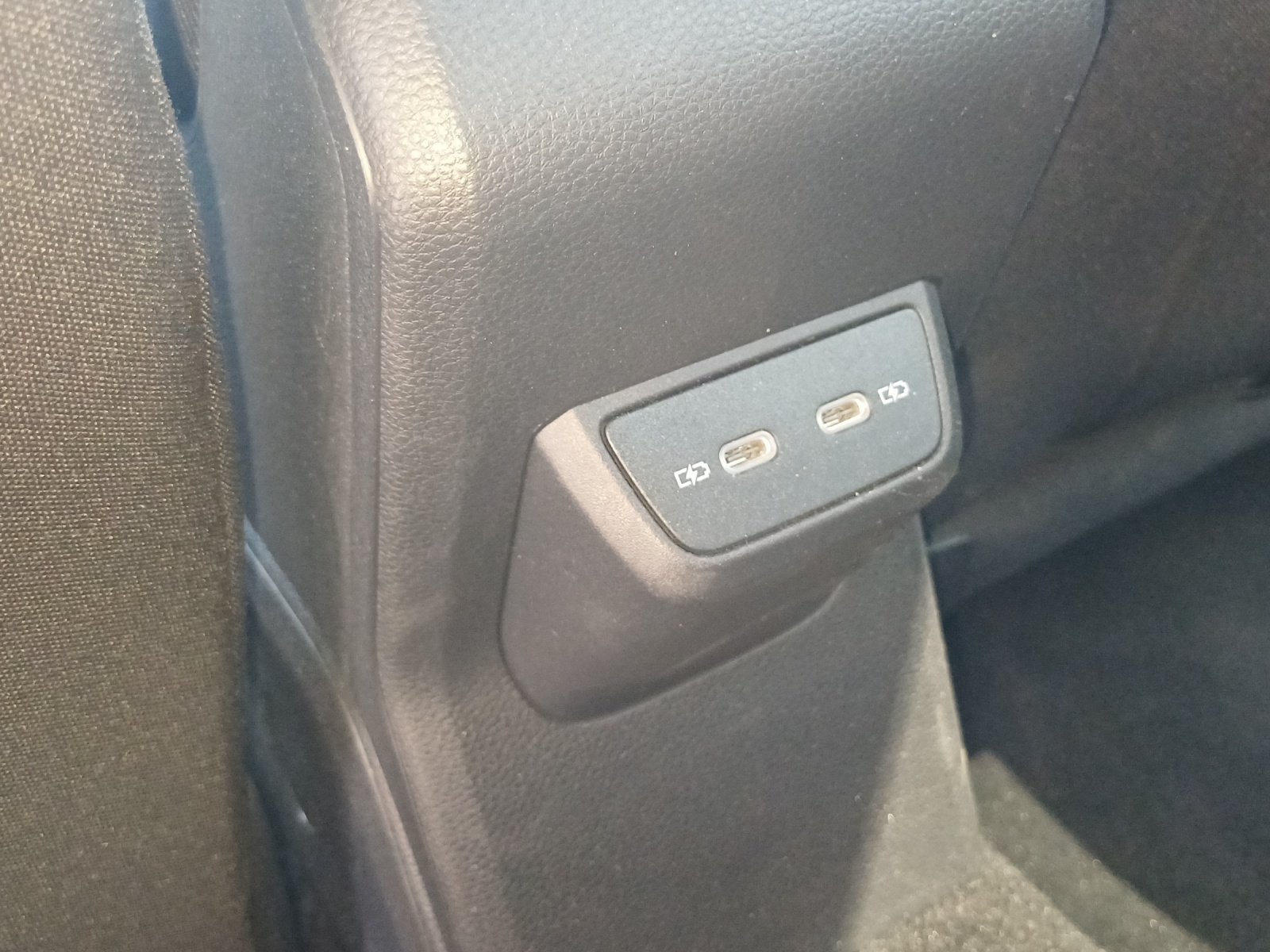 VW Taigo 1.5 TSI R-Line DSG-image-15
