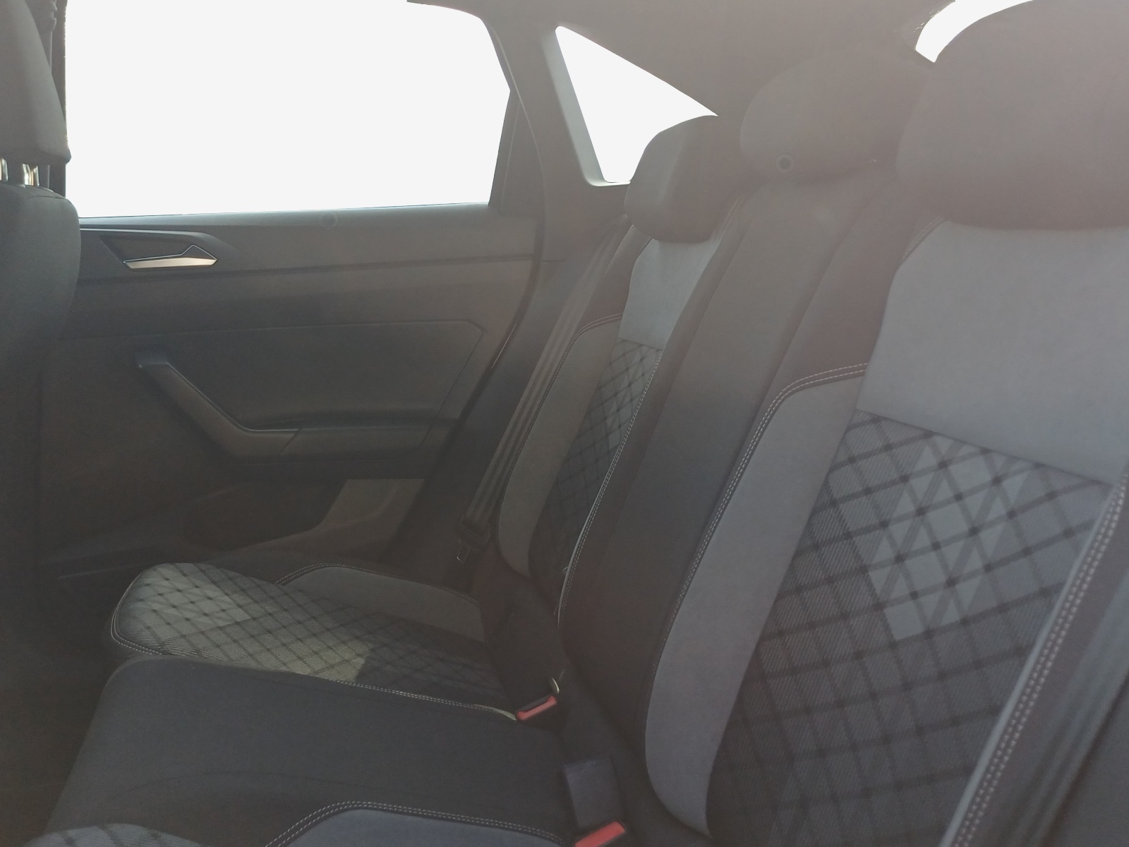 VW Taigo 1.5 TSI R-Line DSG-image-11