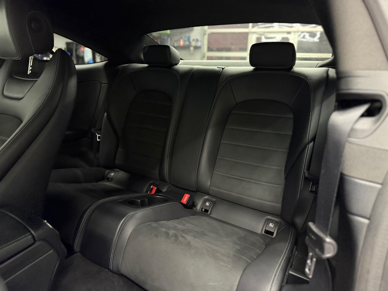 MERCEDES-BENZ C 300 Coupé 4Matic AMG Line 9G-tronic-image-21
