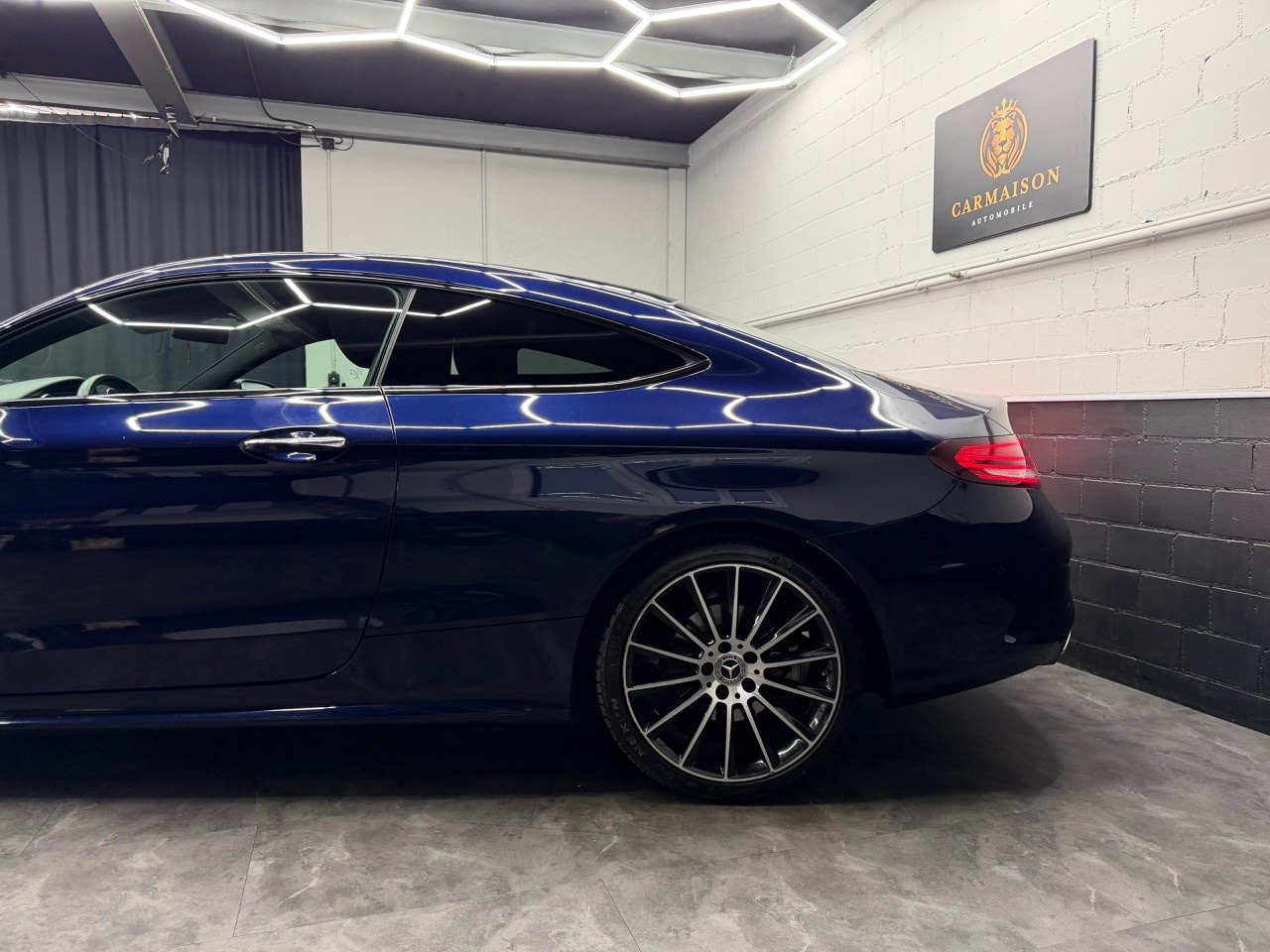MERCEDES-BENZ C 300 Coupé 4Matic AMG Line 9G-tronic-showroom-element-3