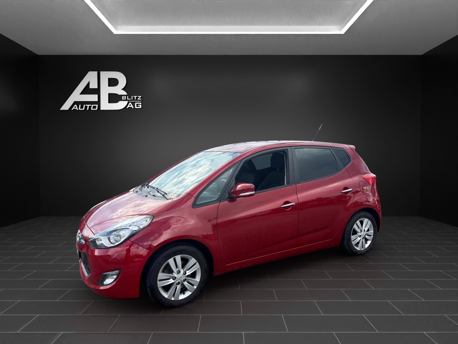 HYUNDAI iX20 1.6 Style Automatic-image-1