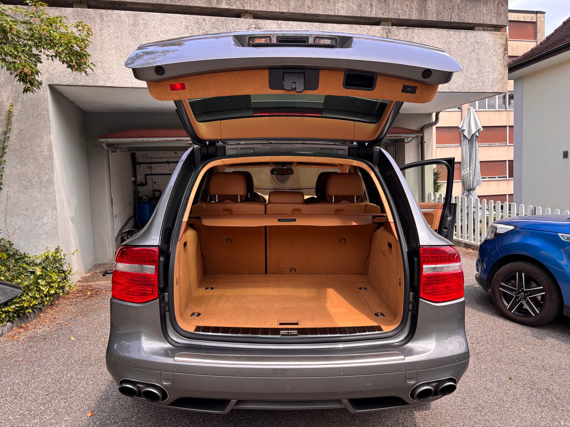 PORSCHE 4.8 V8 GTS Tiptronic-image-5