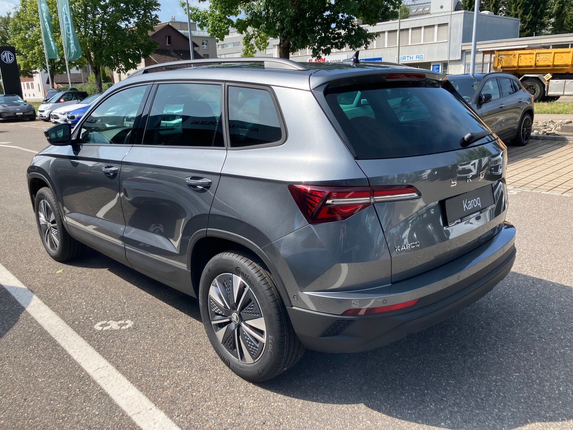 SKODA Karoq 2.0 TDI CR Dynamic 4x4 DSG-image-2