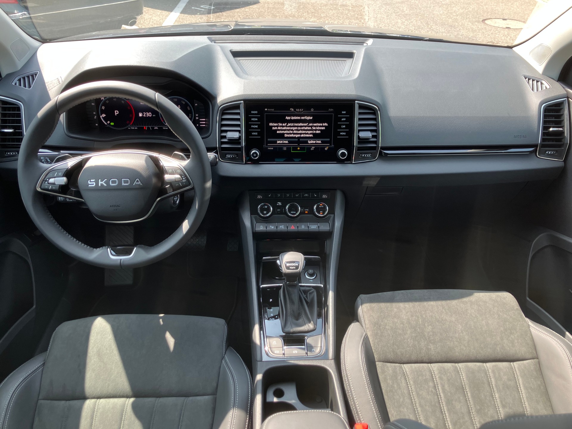 SKODA Karoq 2.0 TDI CR Dynamic 4x4 DSG-image-6