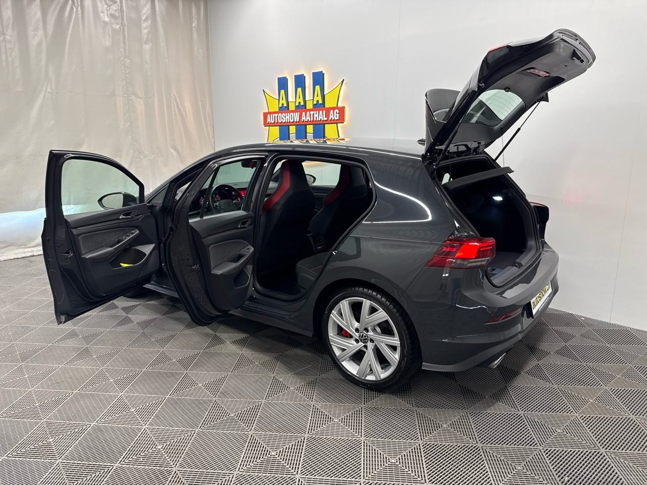 VW Golf 2.0 TSI GTI Clubsport DSG-image-11