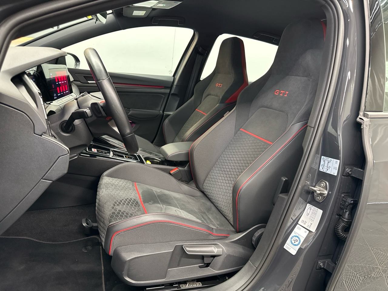 VW Golf 2.0 TSI GTI Clubsport DSG-showroom-element-3