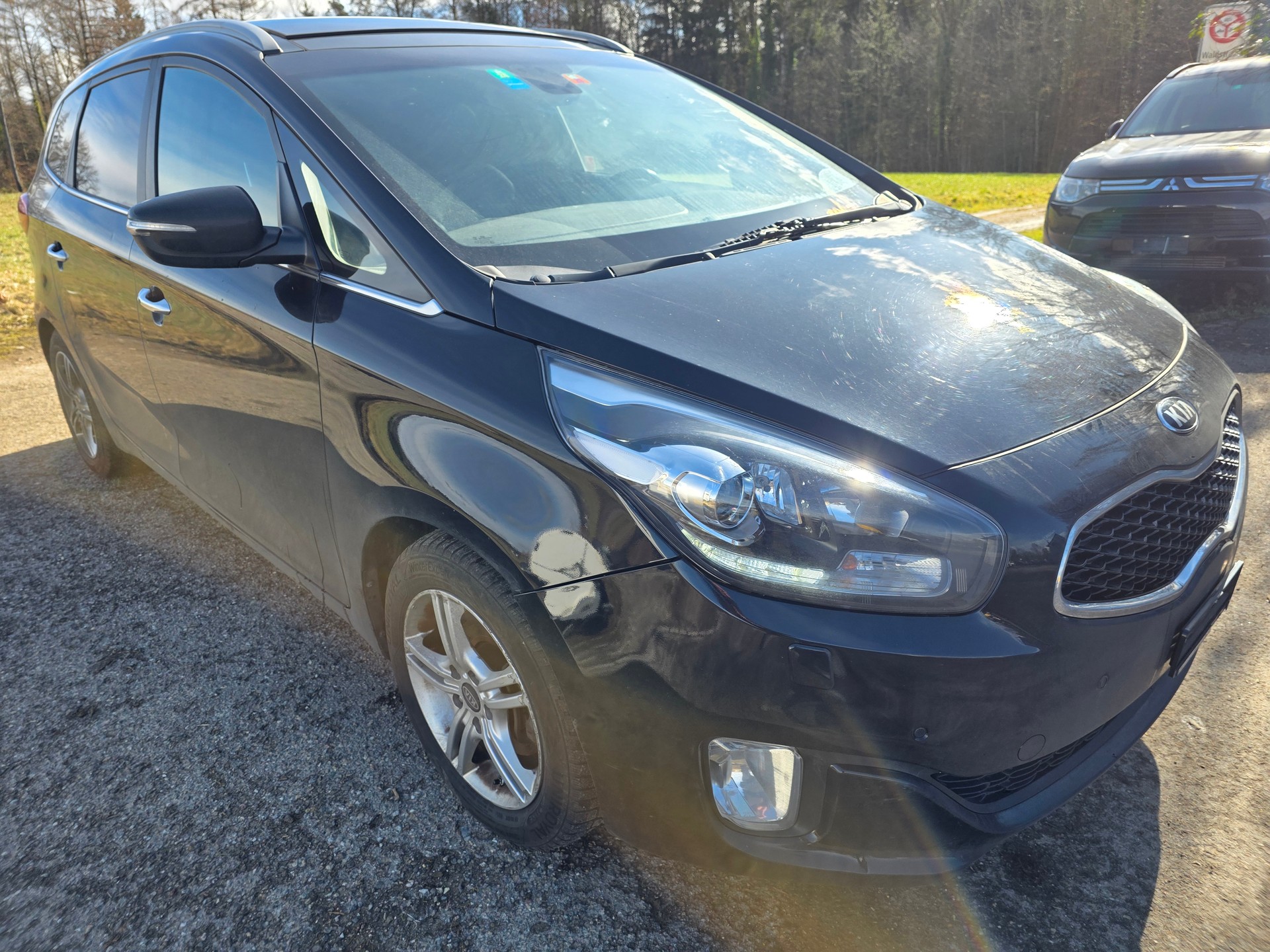 KIA Carens 1.7 CRDi Style DCT-image-2