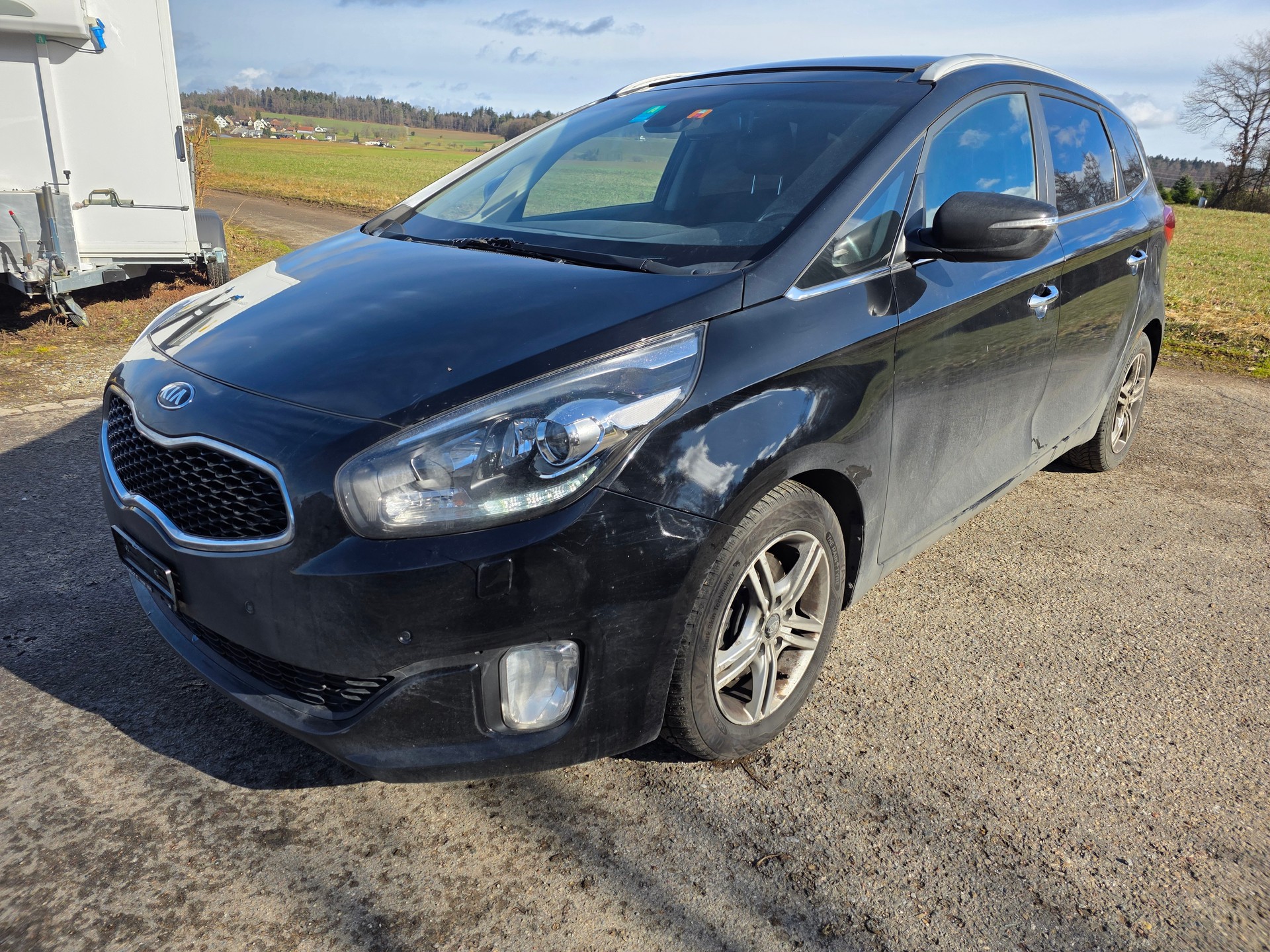 KIA Carens 1.7 CRDi Style DCT-image-1