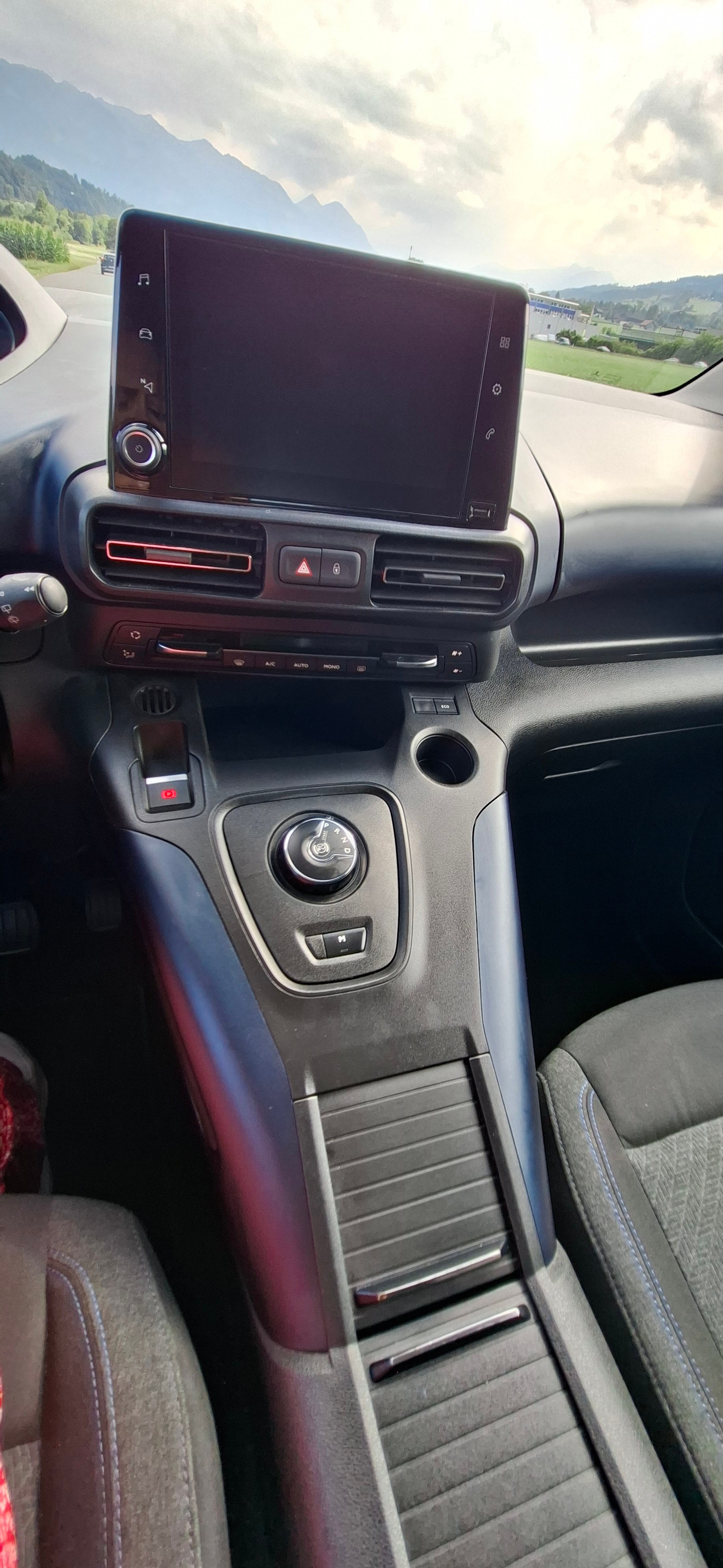 PEUGEOT Rifter Long 1.2 PureTech 7PL GT Line EAT8-image-6