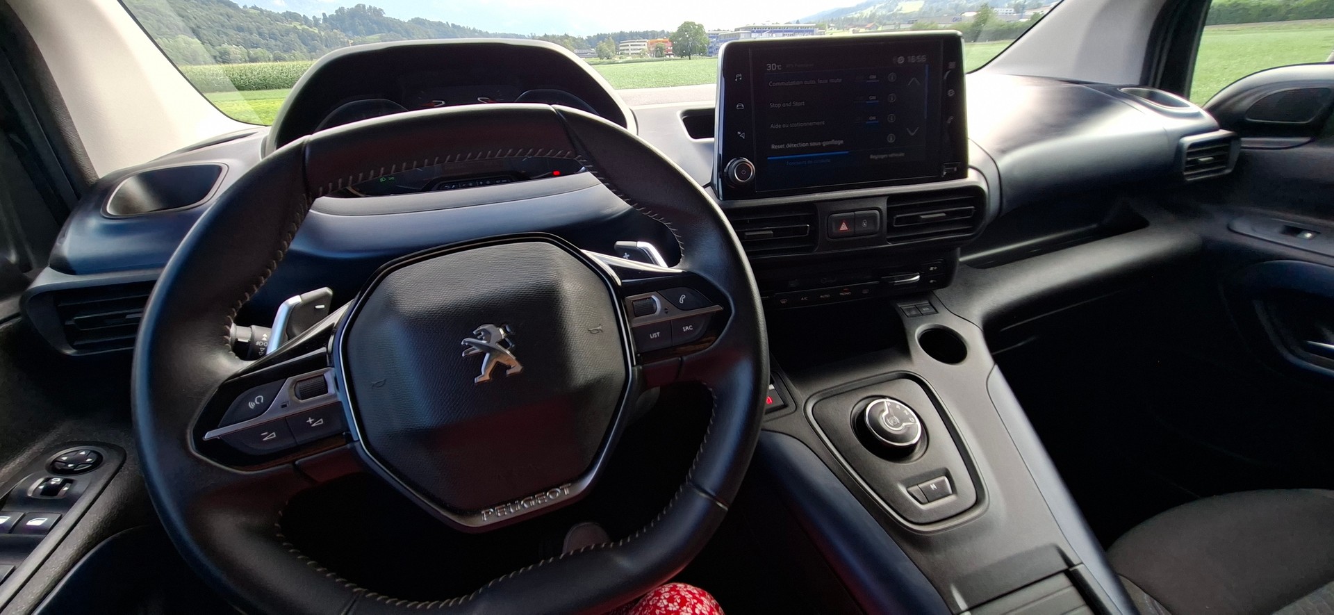 PEUGEOT Rifter Long 1.2 PureTech 7PL GT Line EAT8-image-4
