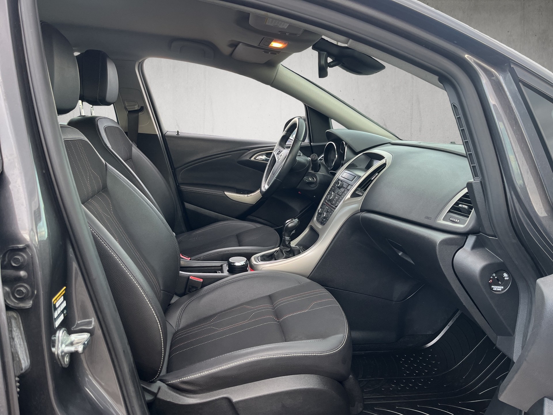 OPEL Astra ST 1.4i 16V Turbo Anniversary Ed.-image-10