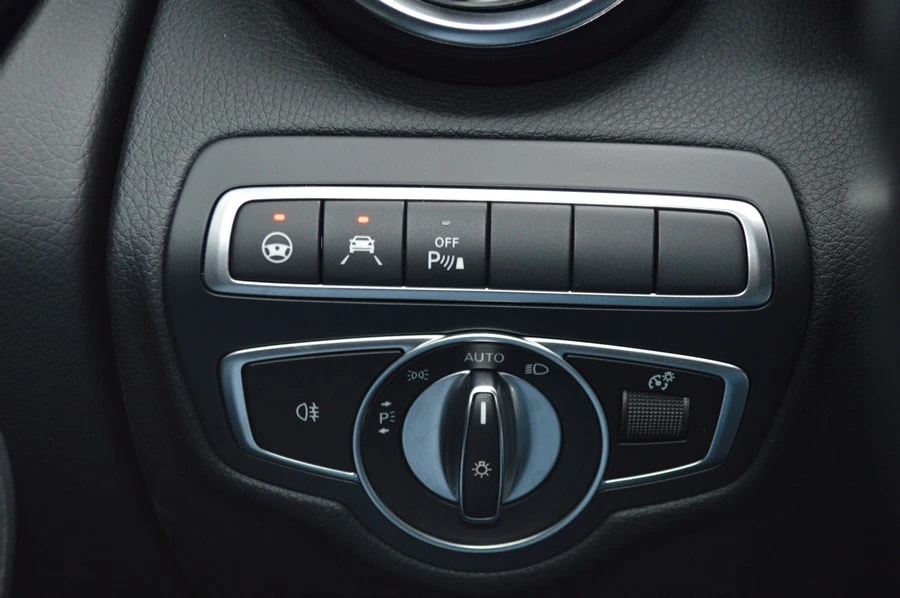 MERCEDES-BENZ GLC 250 4Matic 9G-Tronic-image-11