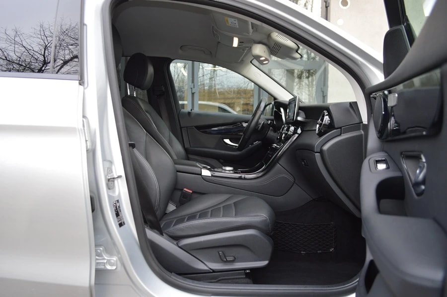 MERCEDES-BENZ GLC 250 4Matic 9G-Tronic-image-5