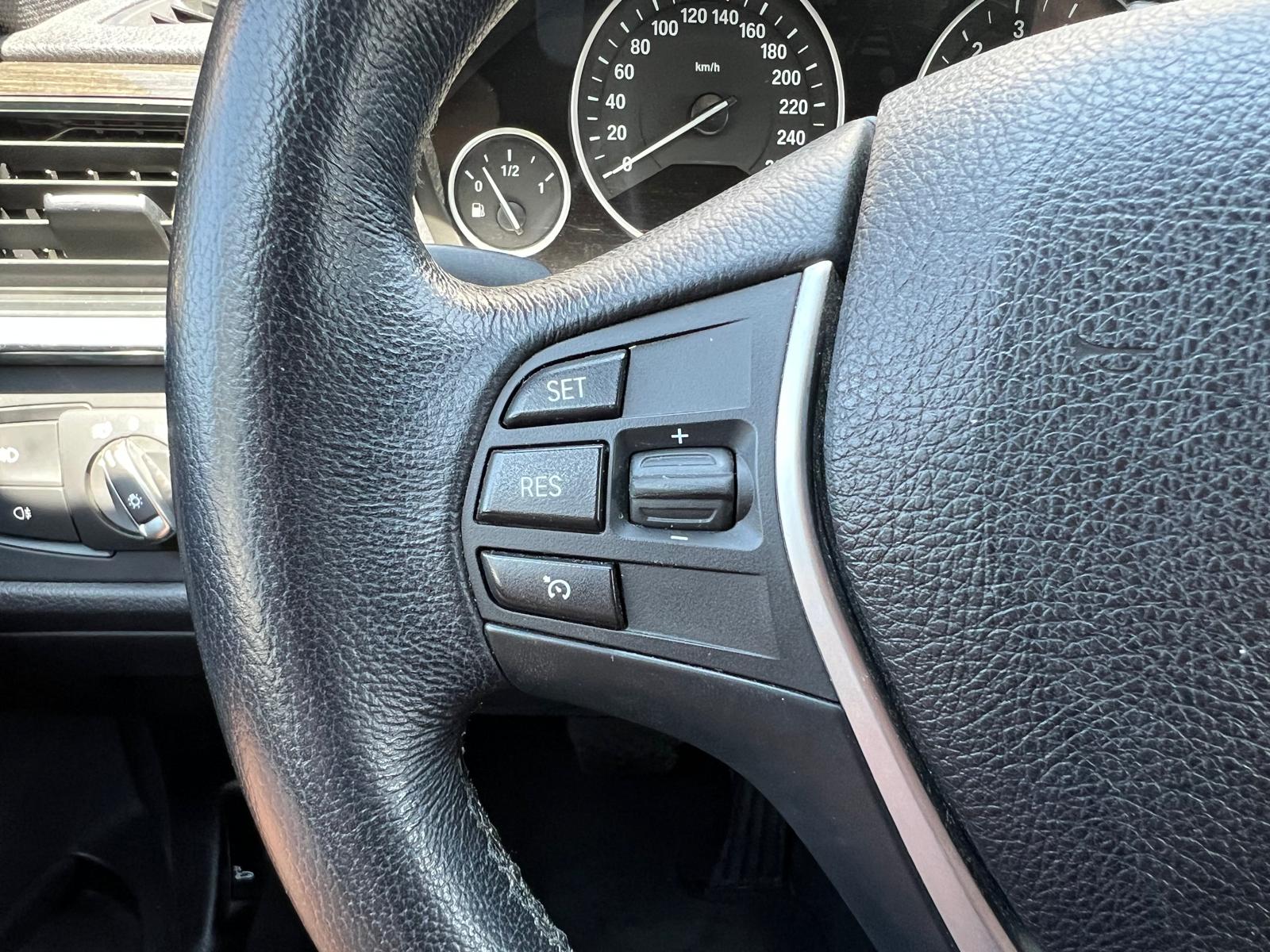 BMW 328i Touring-image-11