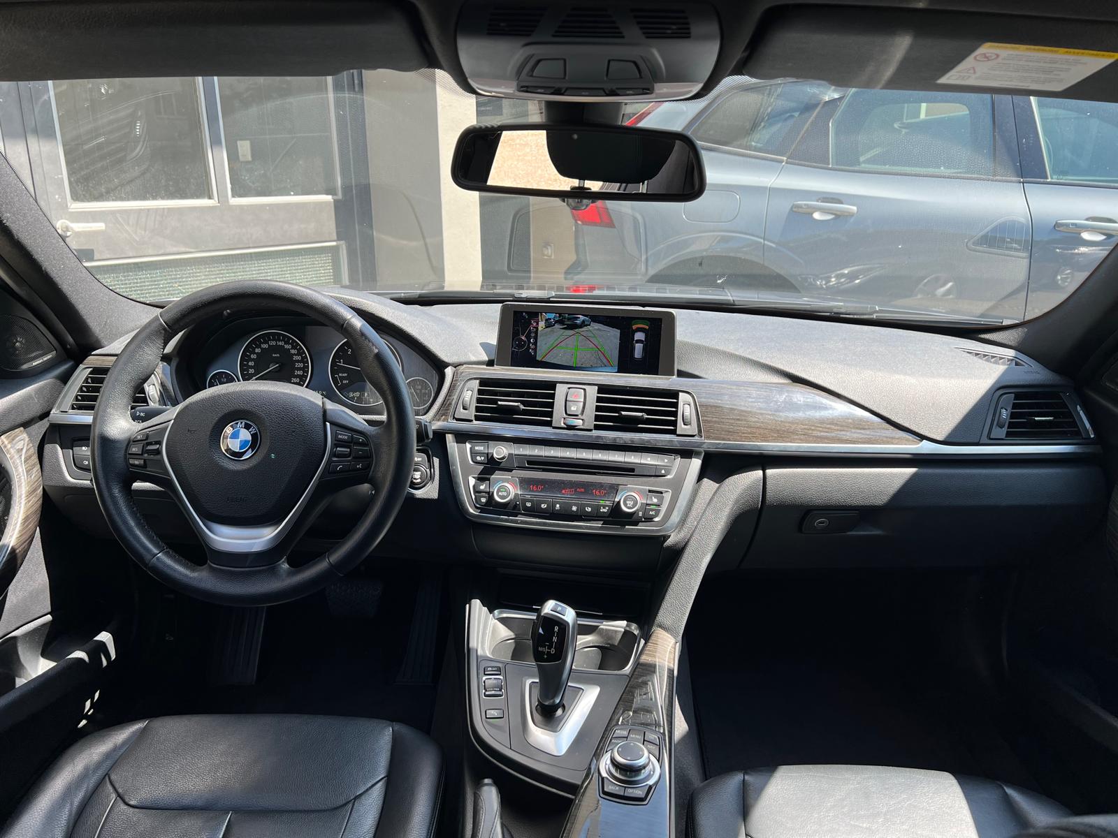 BMW 328i Touring-image-6