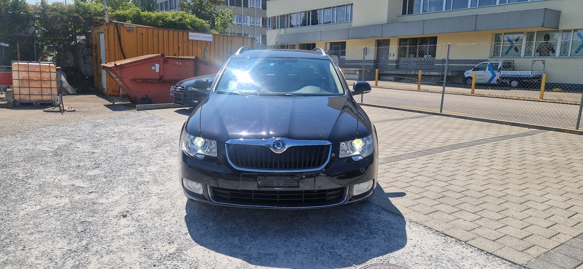 SKODA Superb Combi 2.0 TSI Ambition DSG-image-1