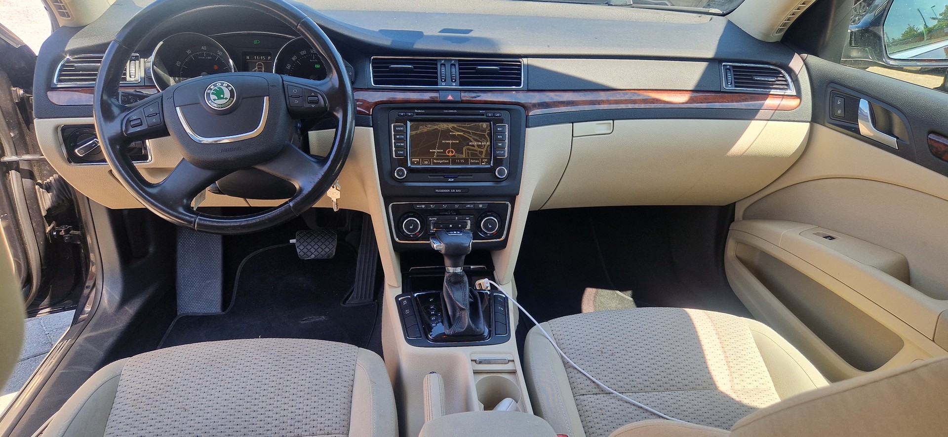 SKODA Superb Combi 2.0 TSI Ambition DSG-image-7
