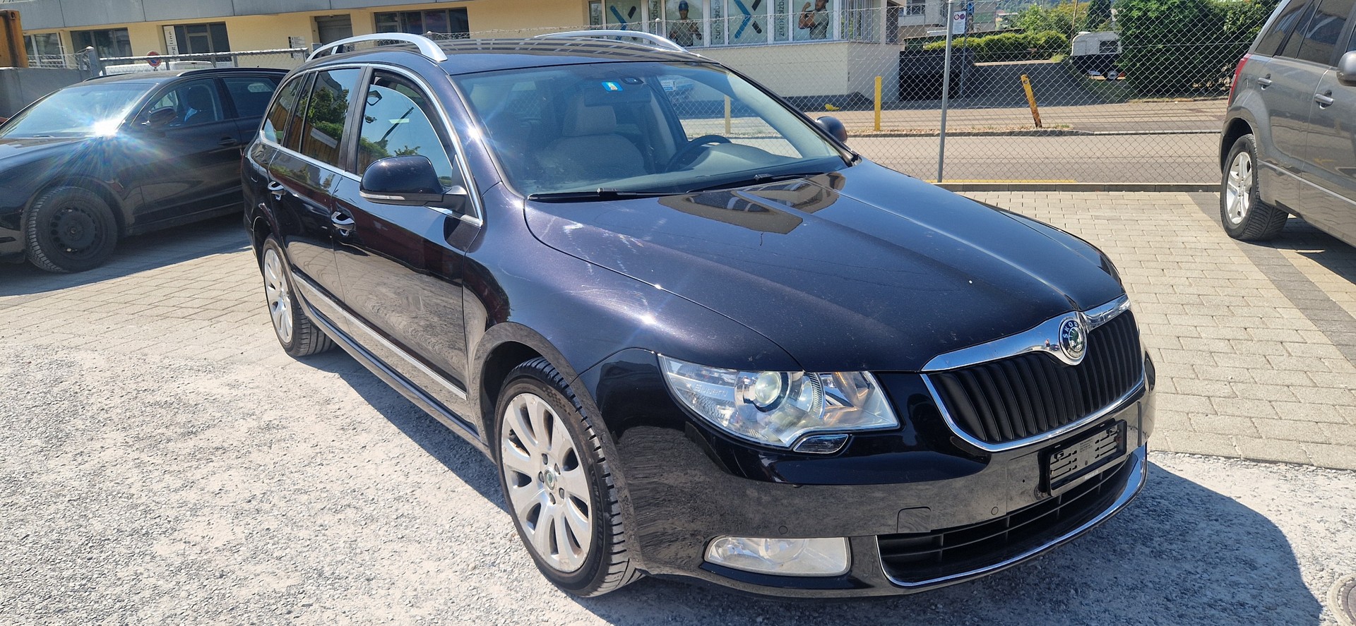 SKODA Superb Combi 2.0 TSI Ambition DSG-image-2