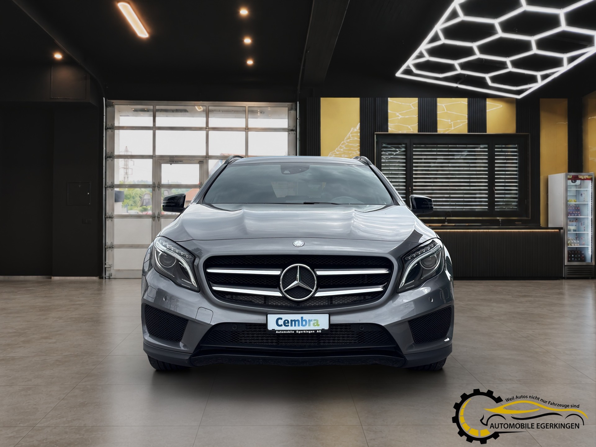 MERCEDES-BENZ GLA 250 AMG Line 4m-image-1