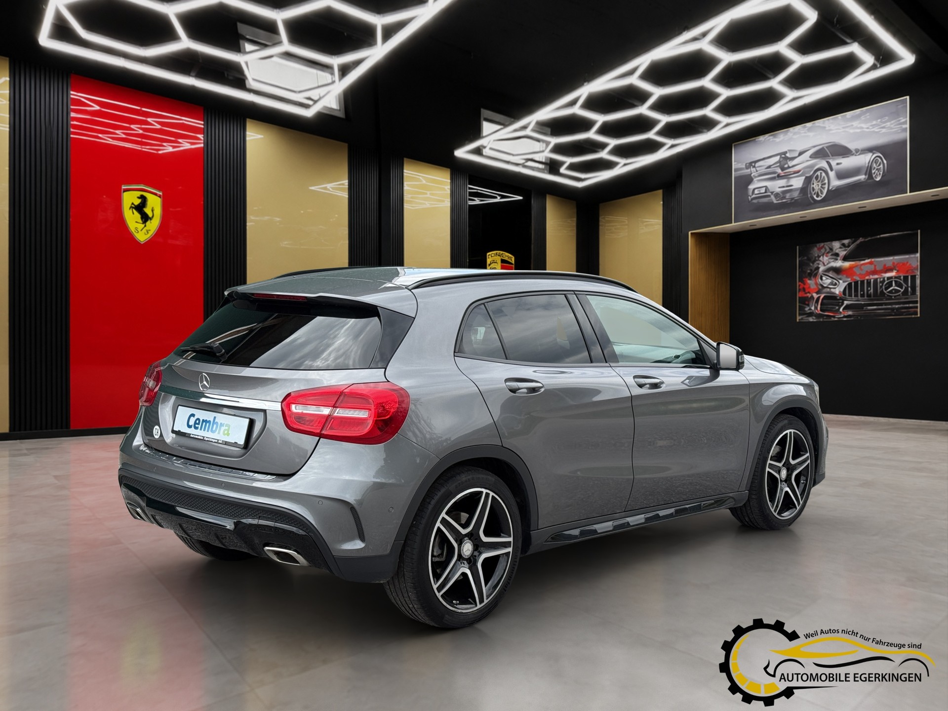 MERCEDES-BENZ GLA 250 AMG Line 4m-image-4