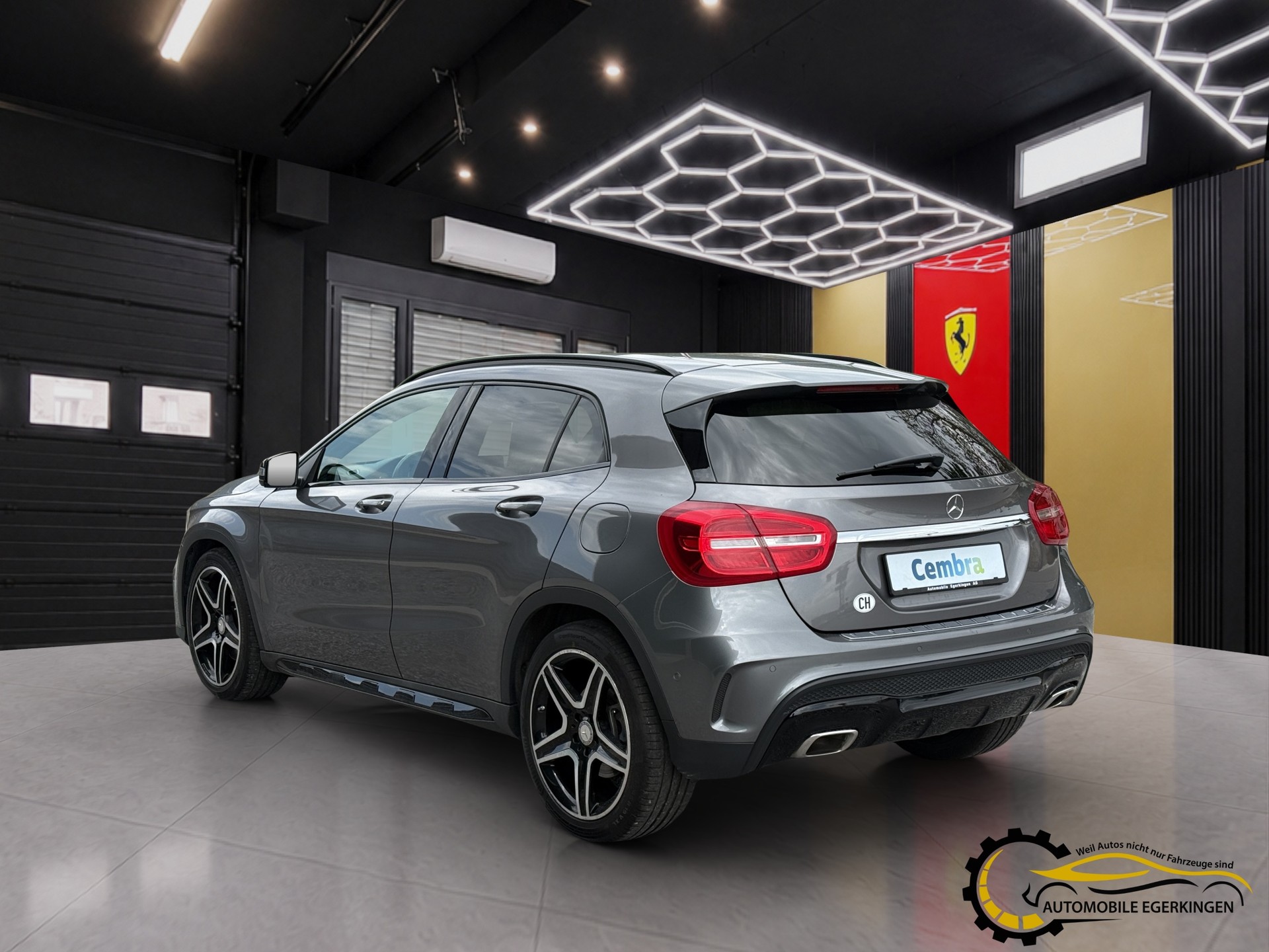 MERCEDES-BENZ GLA 250 AMG Line 4m-image-6