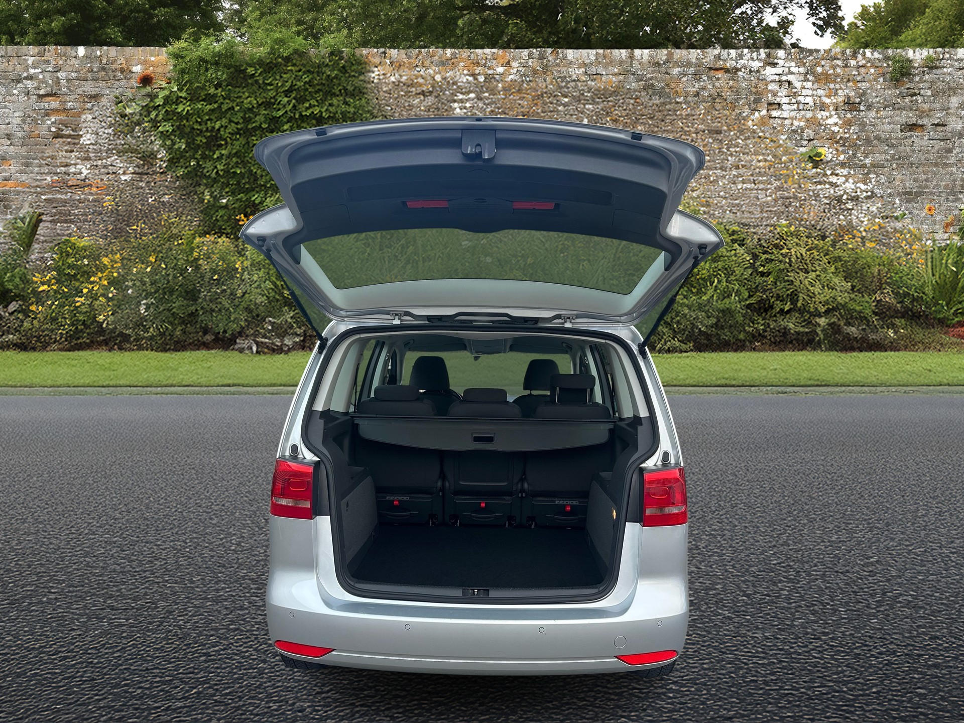 VW Touran 1.6 TDI Comfortline DSG-image-15