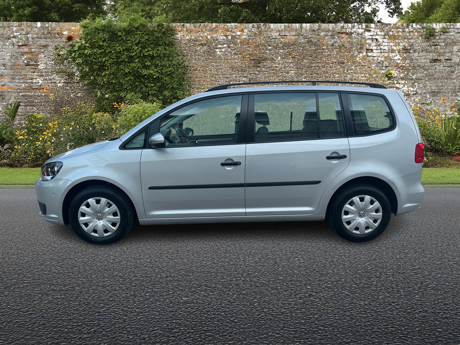 VW Touran 1.6 TDI Comfortline DSG-image-1