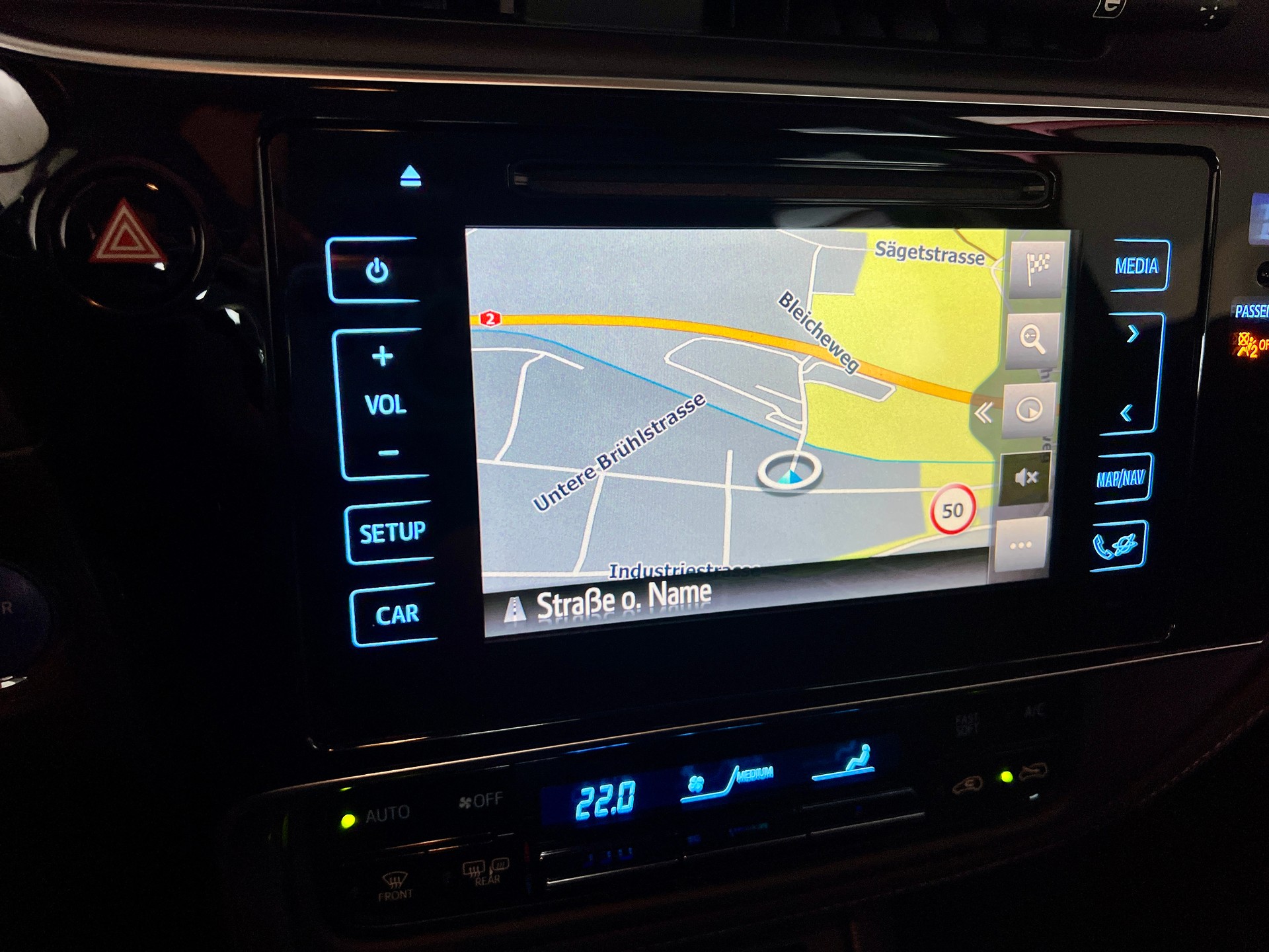 TOYOTA Auris 1.8 HSD Trend e-CVT-image-19