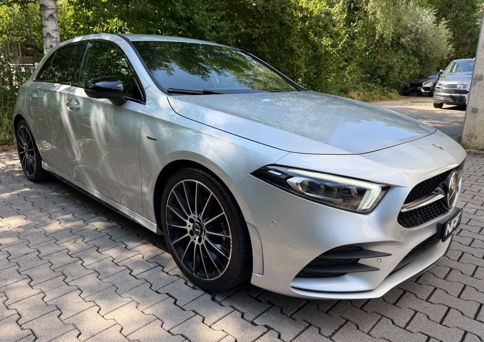 MERCEDES-BENZ A 200 AMG Line 7G-DCT Edition-image-6