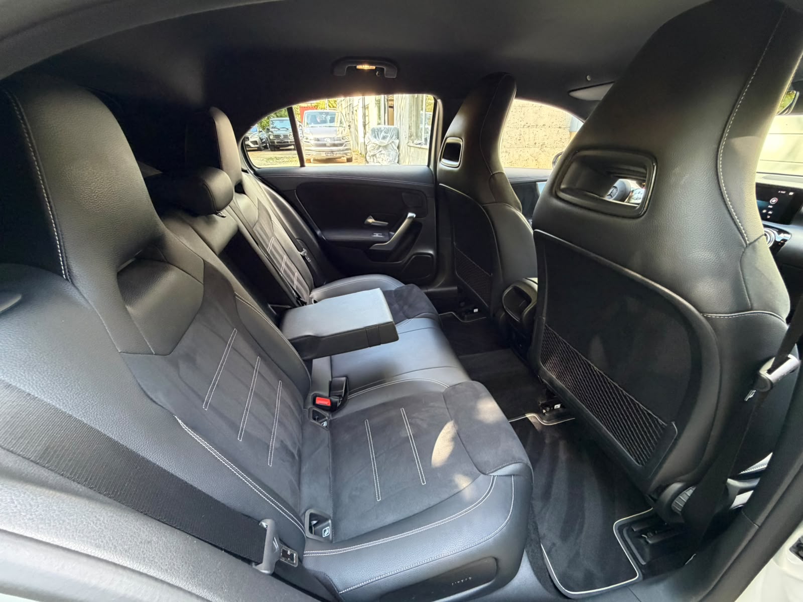 MERCEDES-BENZ A 200 AMG Line 7G-DCT Edition-image-15