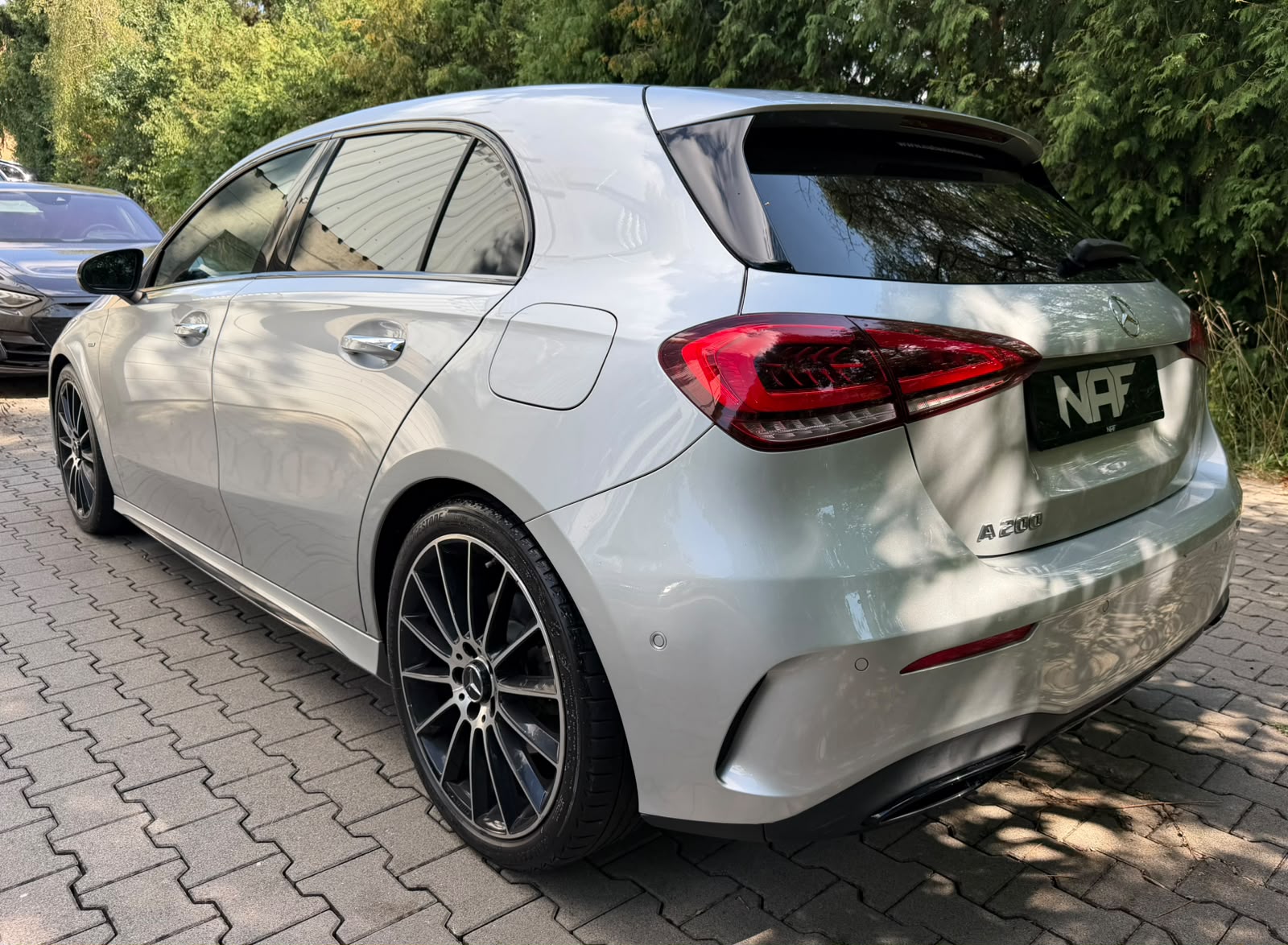 MERCEDES-BENZ A 200 AMG Line 7G-DCT Edition-image-2