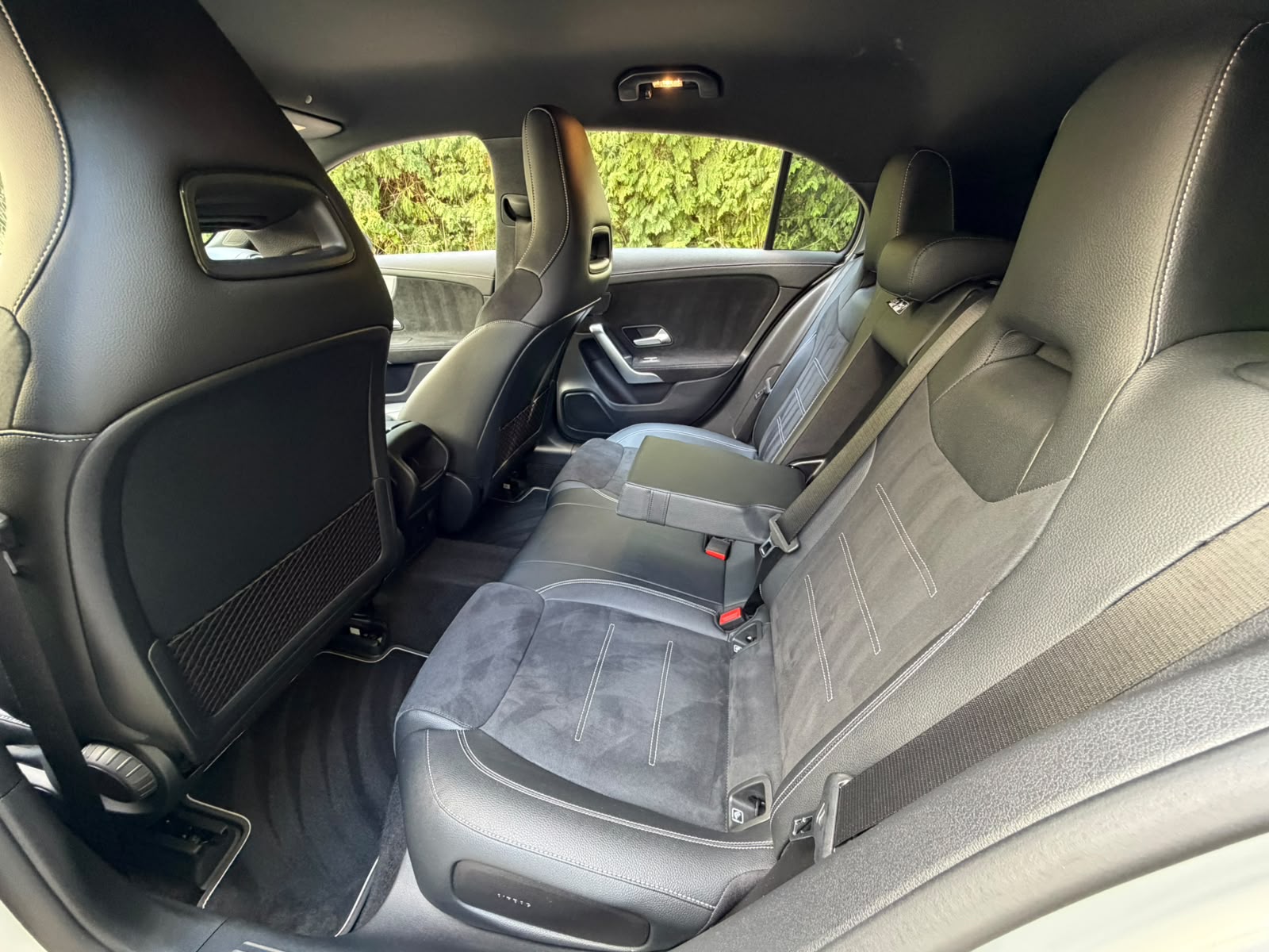 MERCEDES-BENZ A 200 AMG Line 7G-DCT Edition-image-13