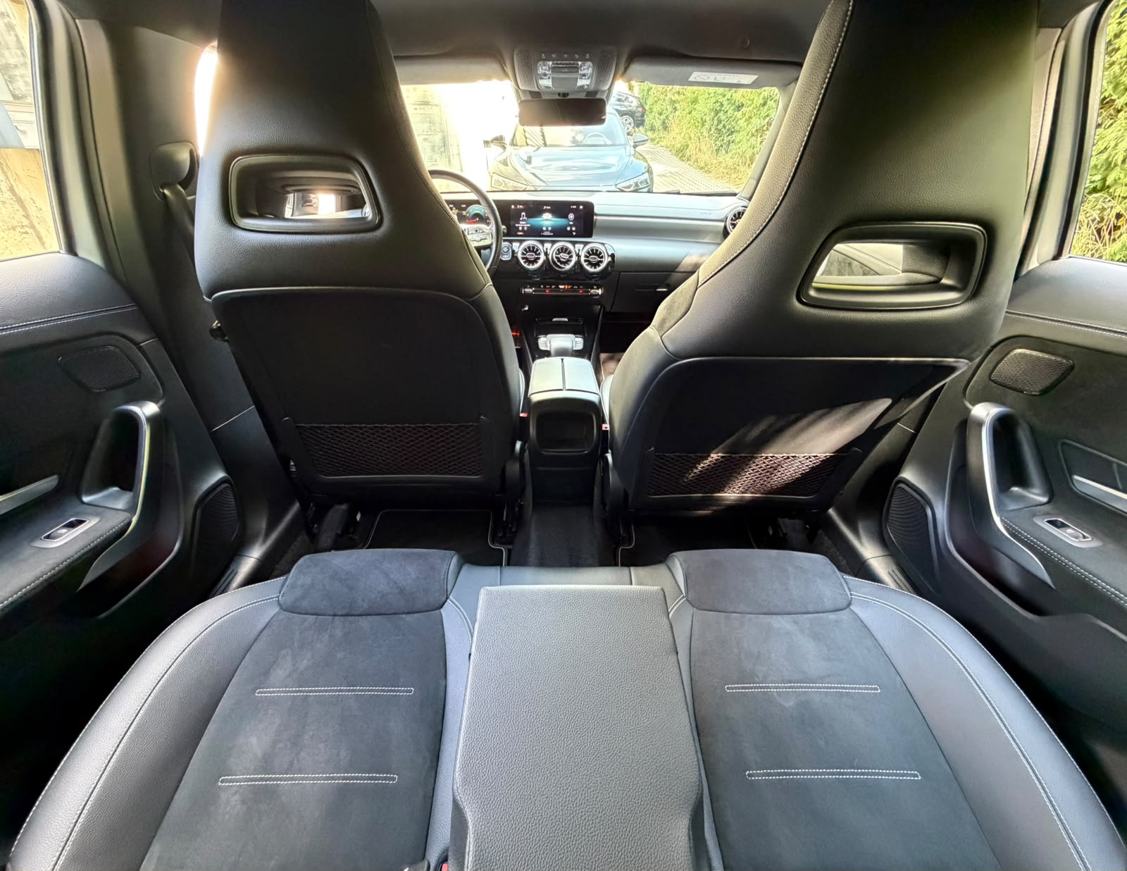 MERCEDES-BENZ A 200 AMG Line 7G-DCT Edition-image-18
