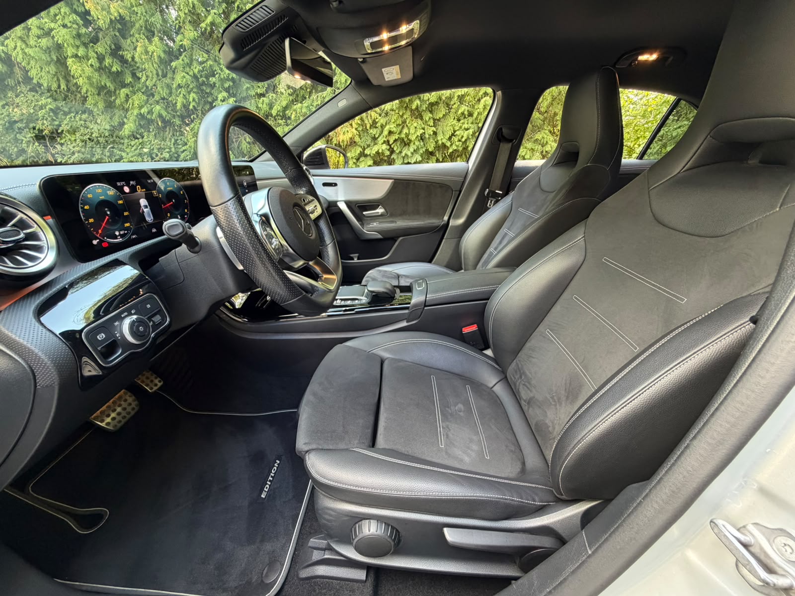 MERCEDES-BENZ A 200 AMG Line 7G-DCT Edition-image-9