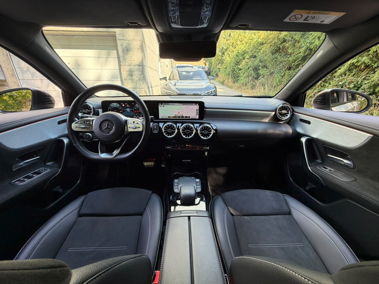MERCEDES-BENZ A 200 AMG Line 7G-DCT Edition-image-19