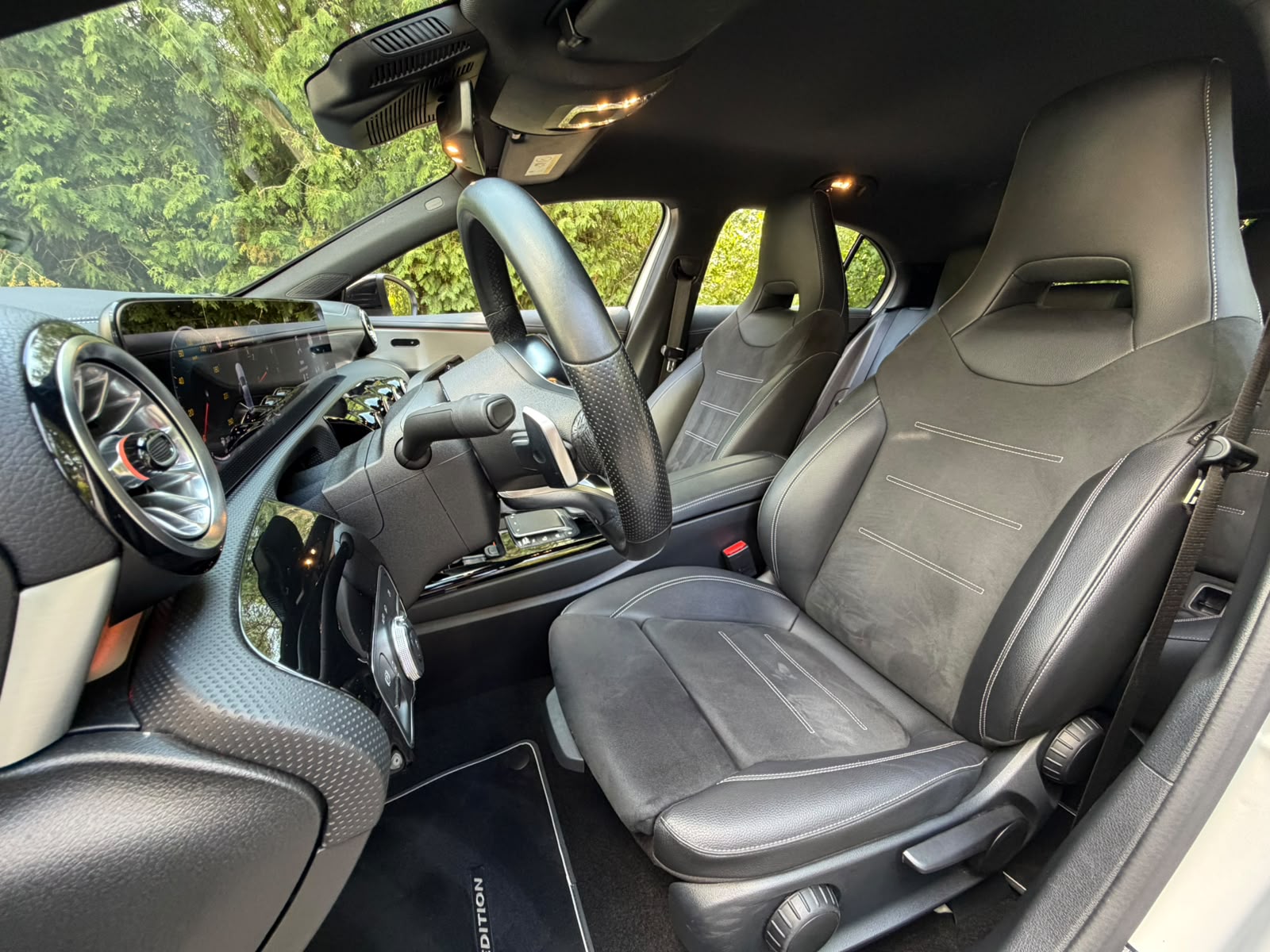 MERCEDES-BENZ A 200 AMG Line 7G-DCT Edition-image-12