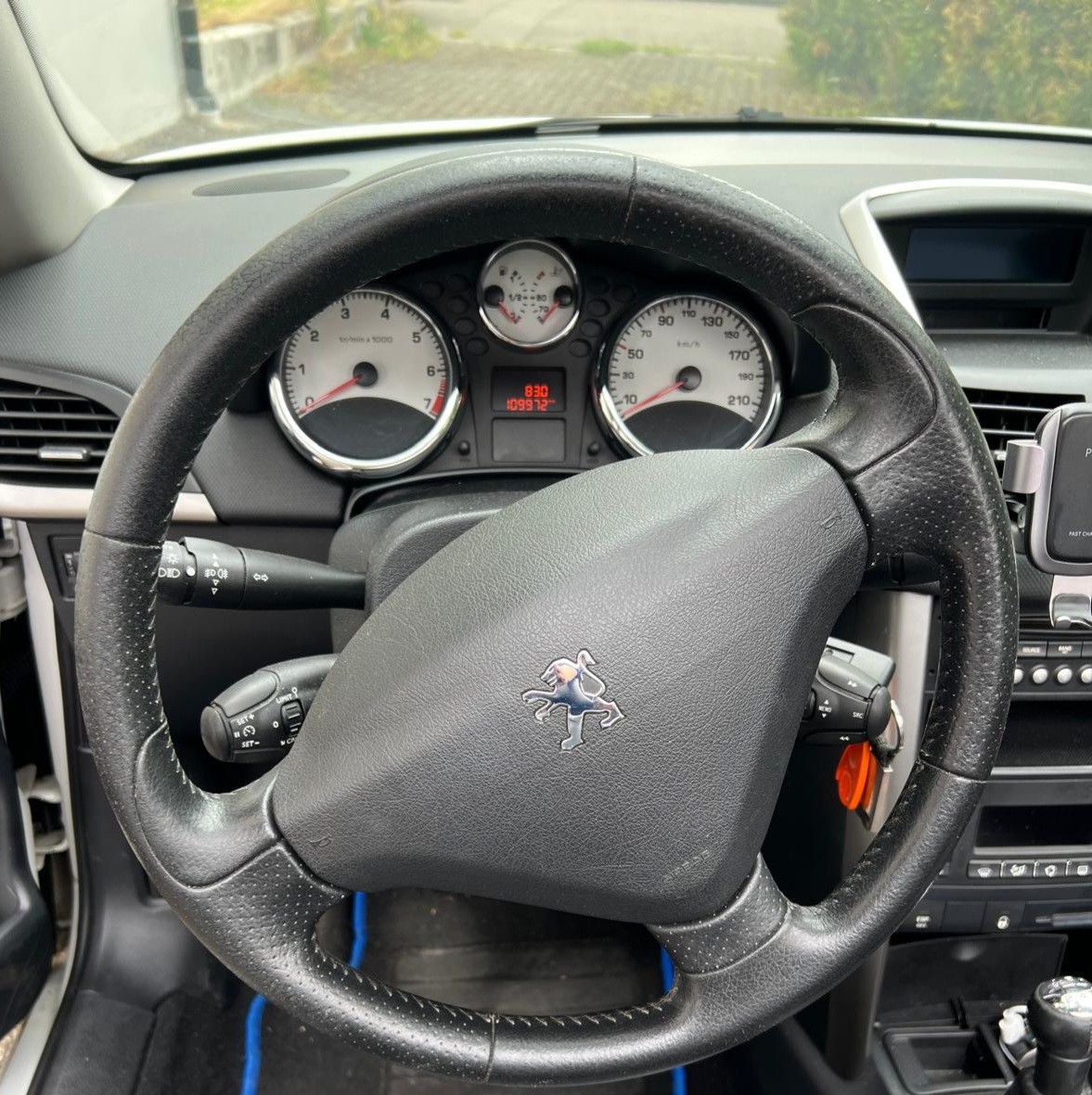 PEUGEOT 1.6 16V Swiss Edition-image-7