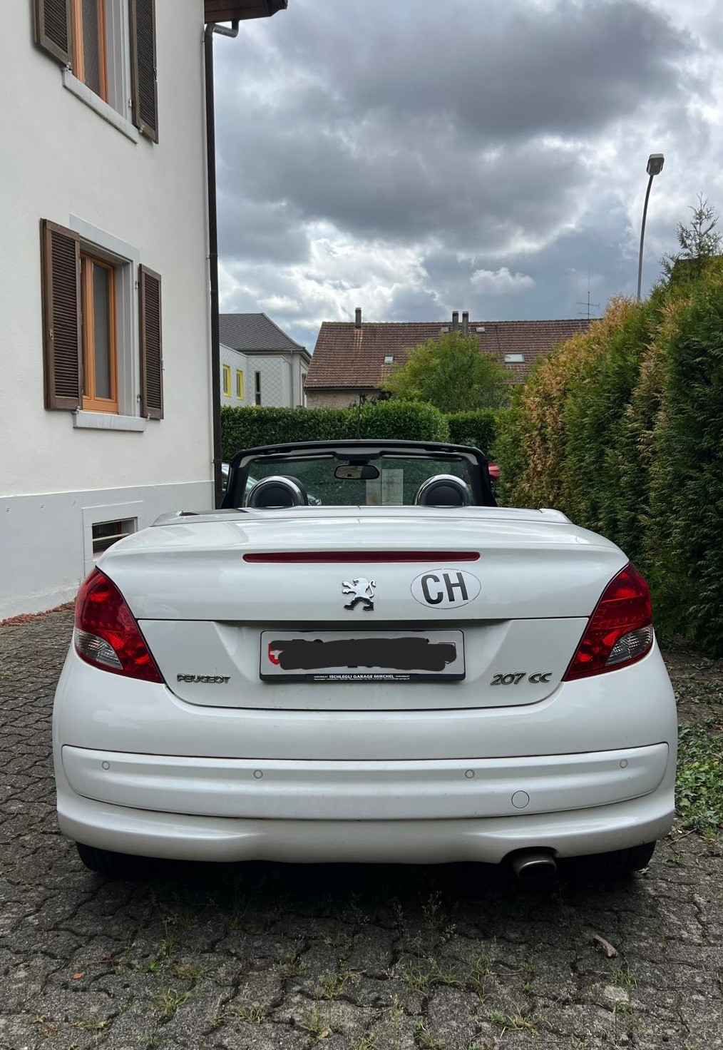PEUGEOT 1.6 16V Swiss Edition-image-2