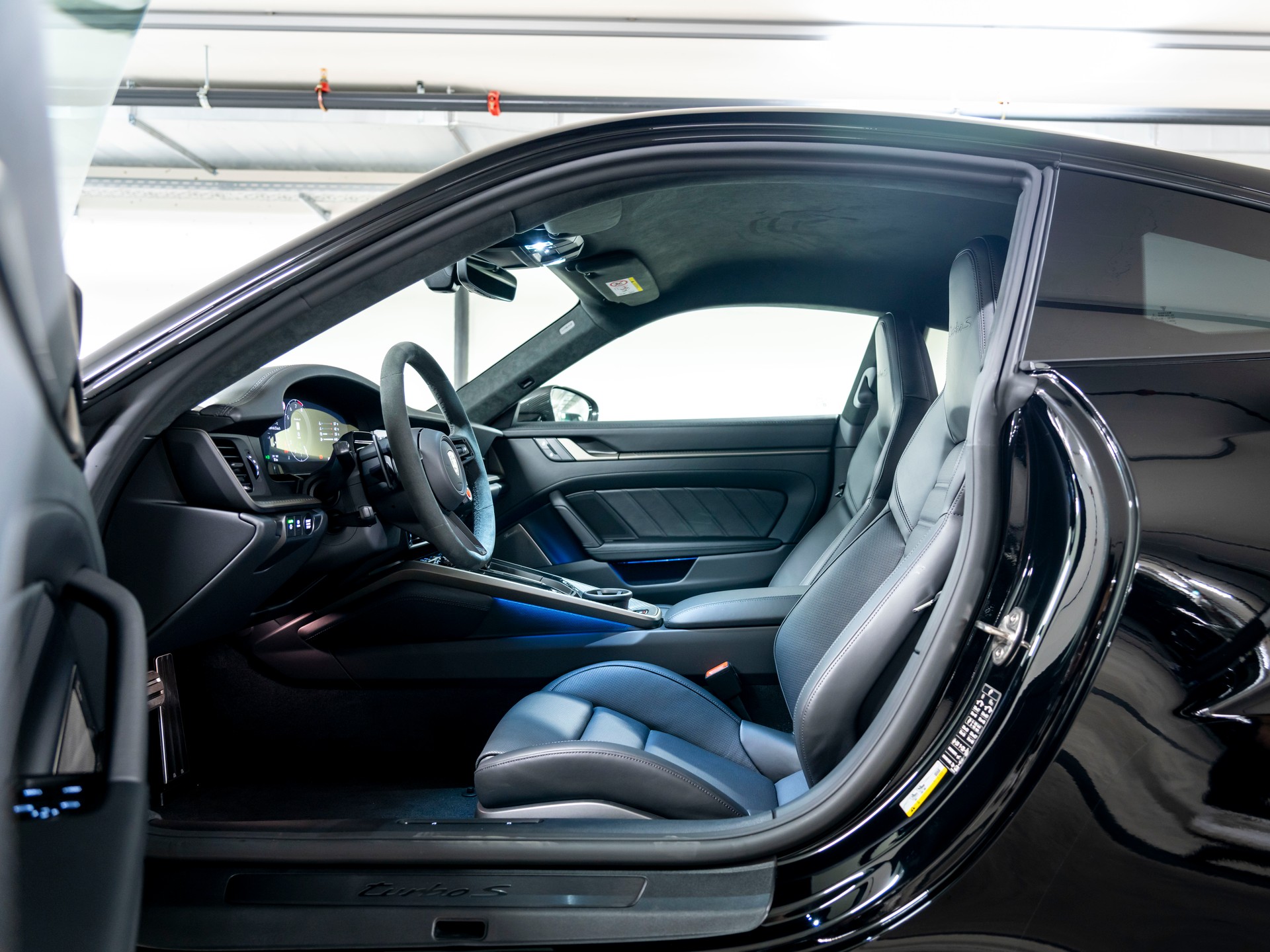 PORSCHE 911 Turbo S PDK-image-13