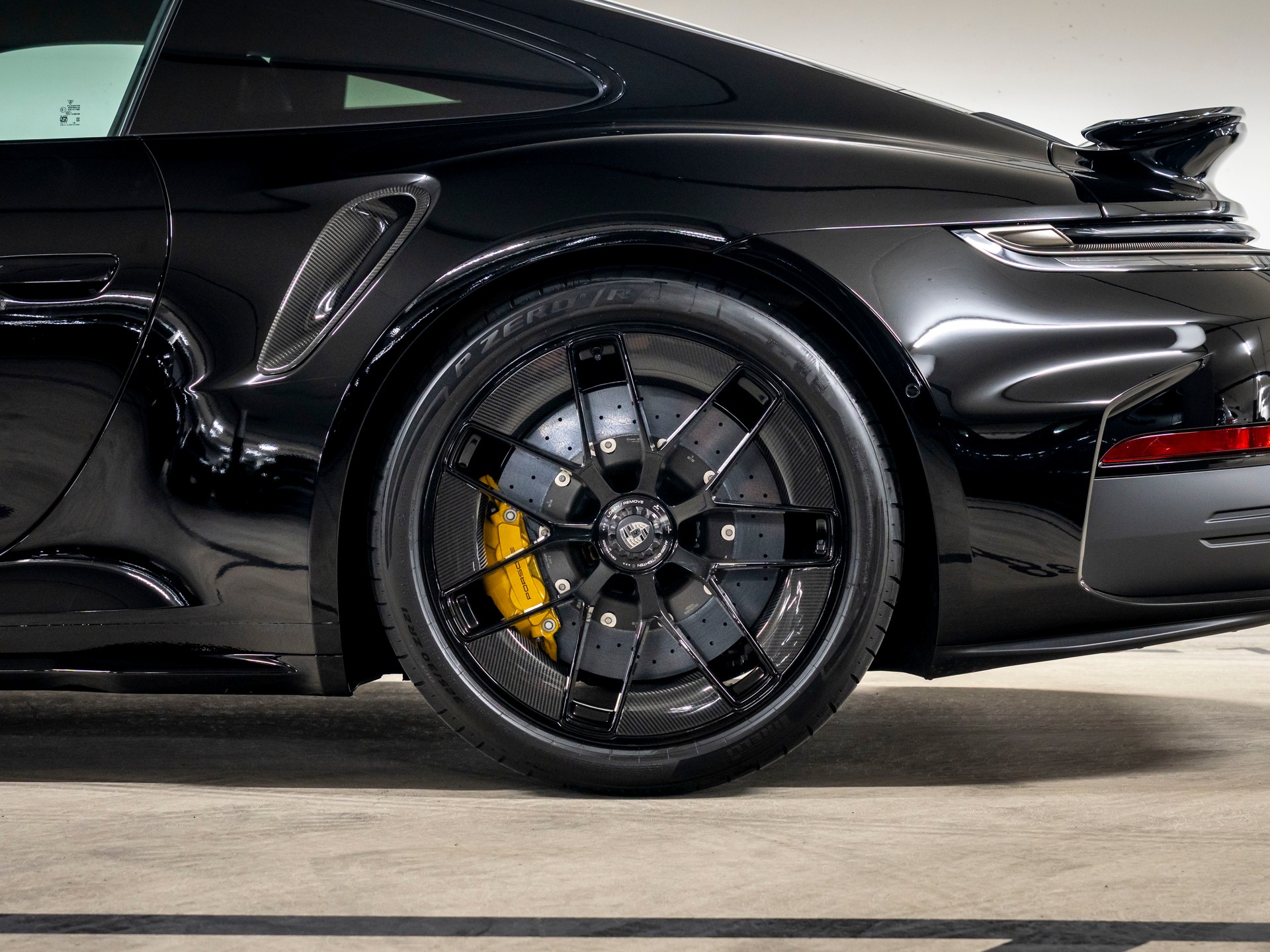 PORSCHE 911 Turbo S PDK-image-9