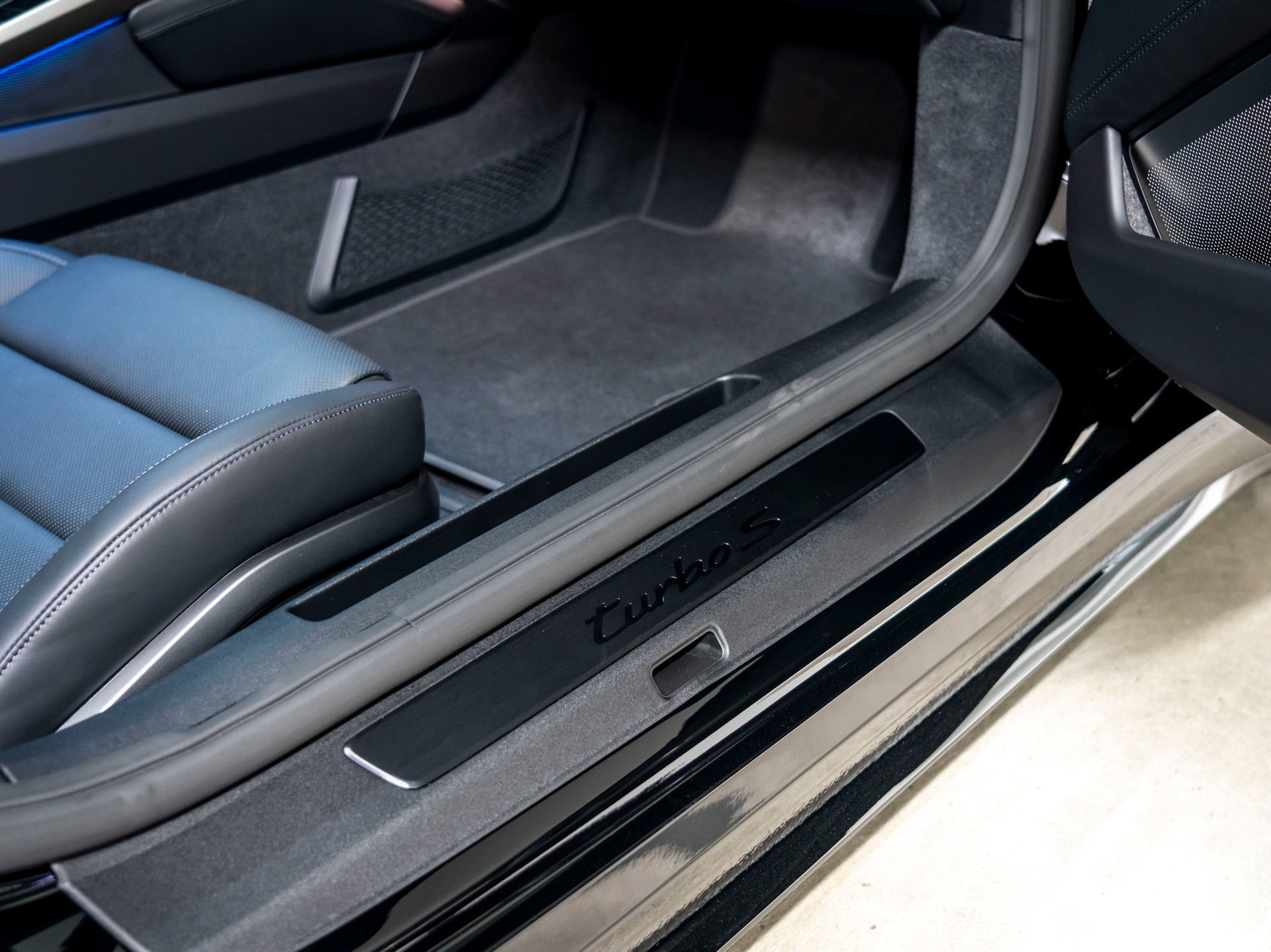 PORSCHE 911 Turbo S PDK-image-19