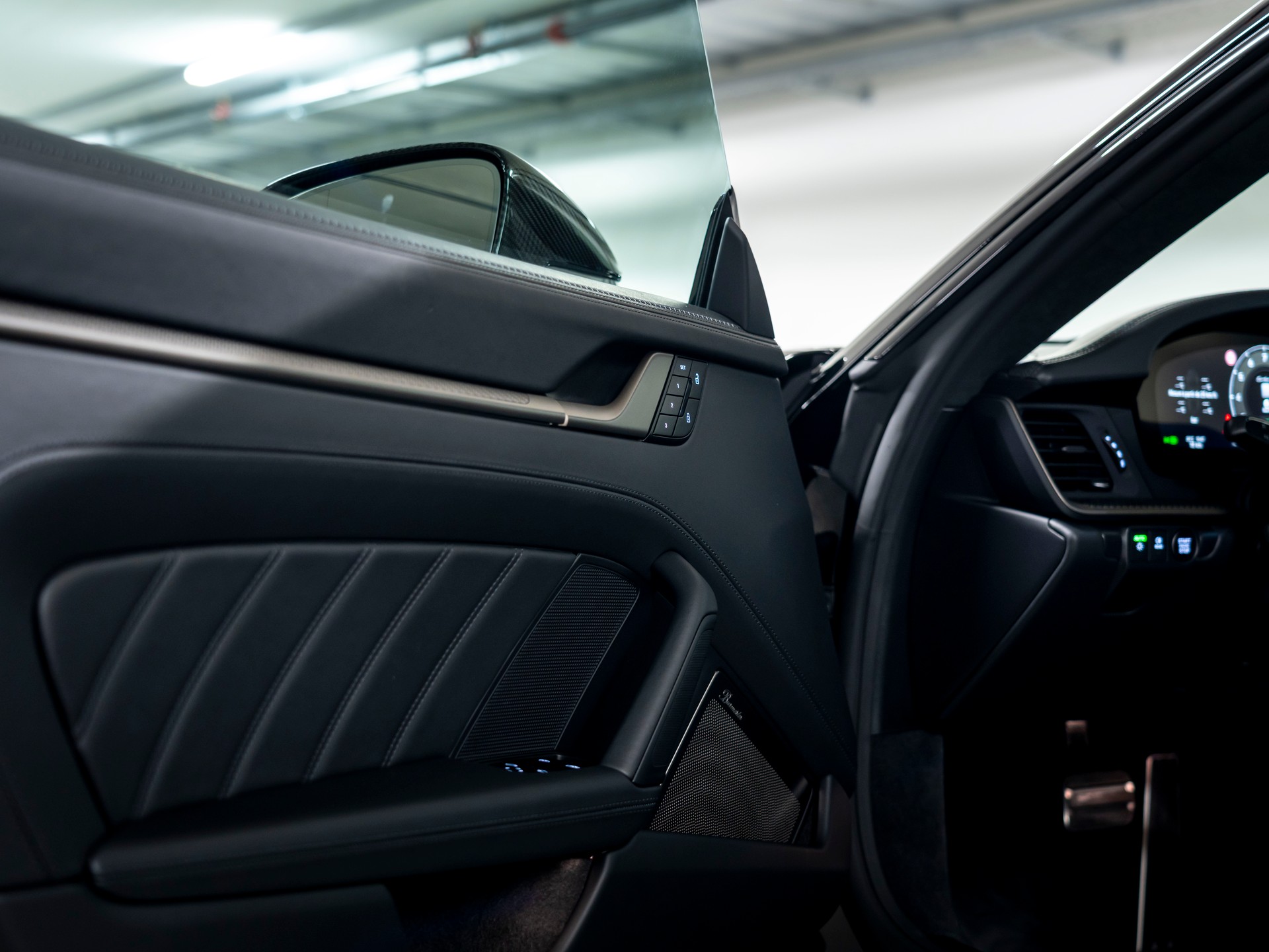 PORSCHE 911 Turbo S PDK-image-14