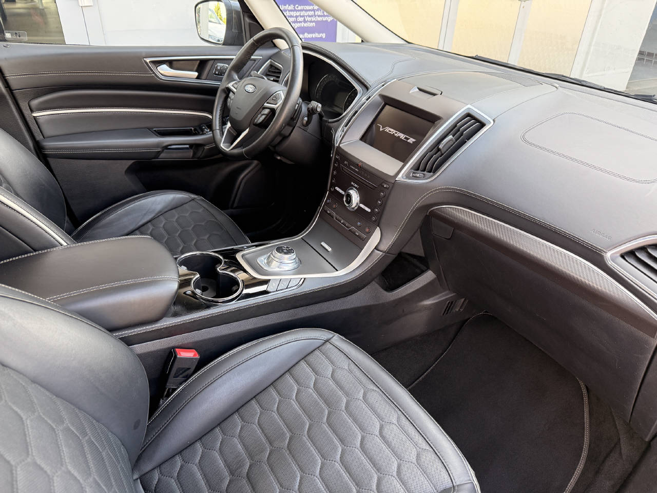 FORD S-Max 2.0 TDCi 190 Vignale-image-12